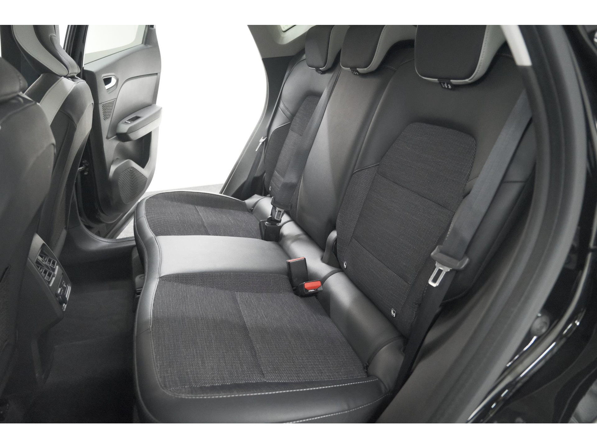 Renault Captur 1.6 E-Tech full hybrid 145 techno | Pack Full Screen | Camera | Navigatie | Allseason Banden