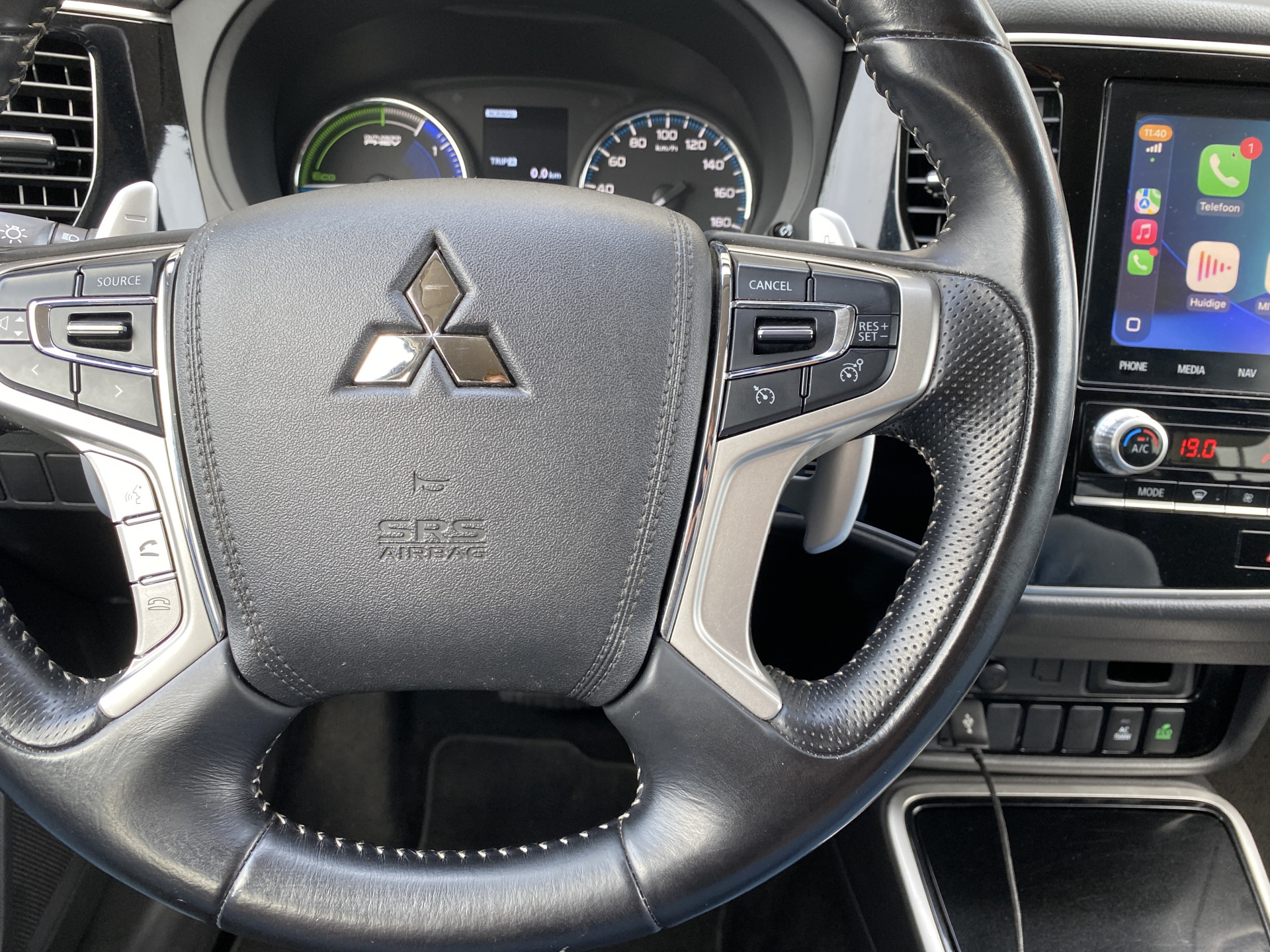 Mitsubishi Outlander 2.4 PHEV Intense+ 4WD 225 pk AUT. | 1e eigenaar | navigatie | trekhaak | elektr. v. stoel | carplay | alcantara