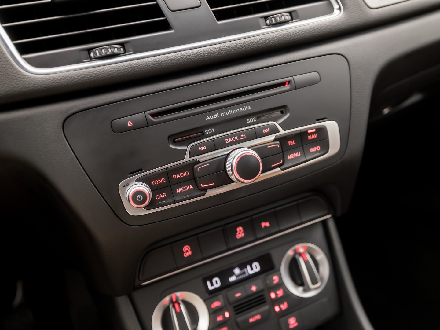 Audi Q3 2.0 TFSI Quattro Sport 211Pk Automaat (NAVIGATIE, CLIMATE, ZWART HEMEL, BRUIN LEDER, SPORTSTOELEN, CRUISE, PARKEERSENSOREN, XENON, NIEUWSTAAT)