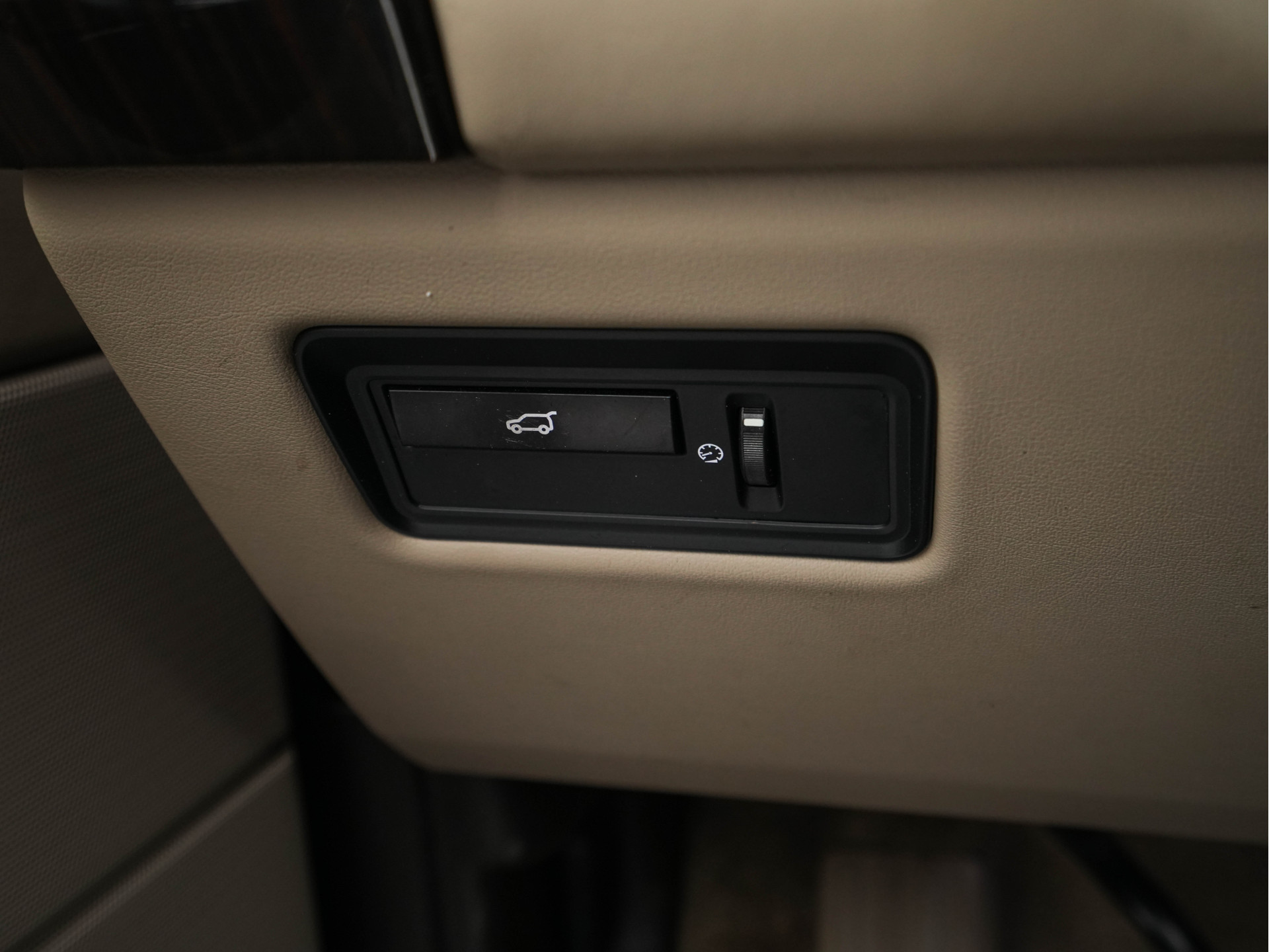 Land Rover Range Rover 4.4 SDV8 Vogue AWD Aut. *PANO | DIGI-COCKPIT | MERIDIAN-AUDIO | SURROUND-VIEW | MEMORY-PACK |  KEYLESS | OXFORD-FULL-LEATHER | BI-XENON | NAVI-FULLMAP | ECC | PDC | CRUISE | COMFORT-SEATS | 21"ALU*