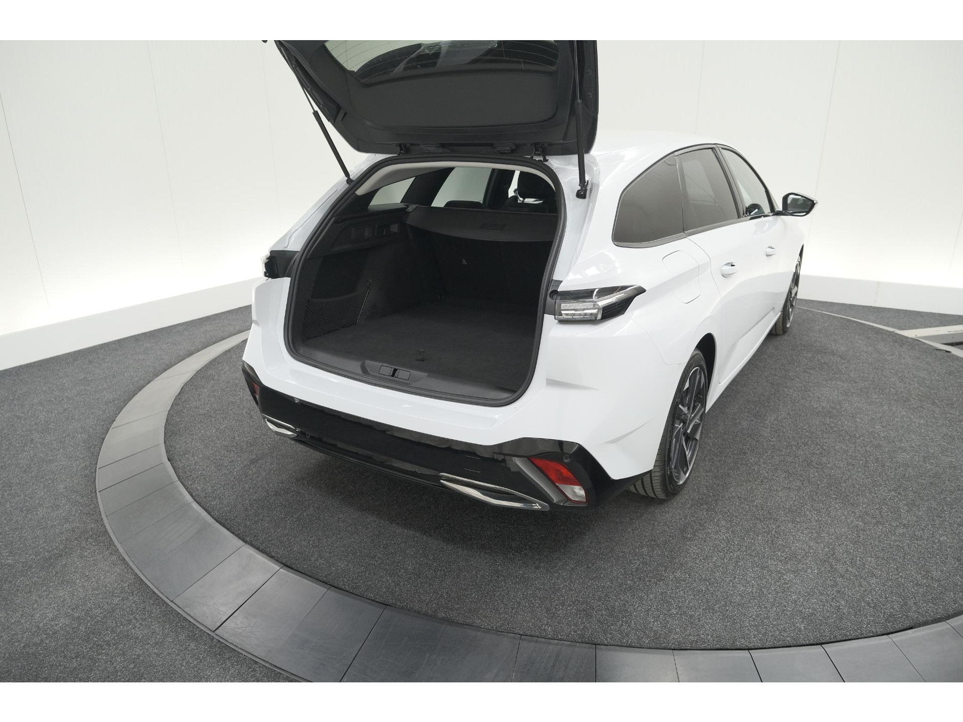 Peugeot 308 SW 1.6 Plug-in Hybrid 180 Allure | Perfecte Staat | 360 Camera | Adaptieve Cruise Control | Navigatie | Apple Carplay