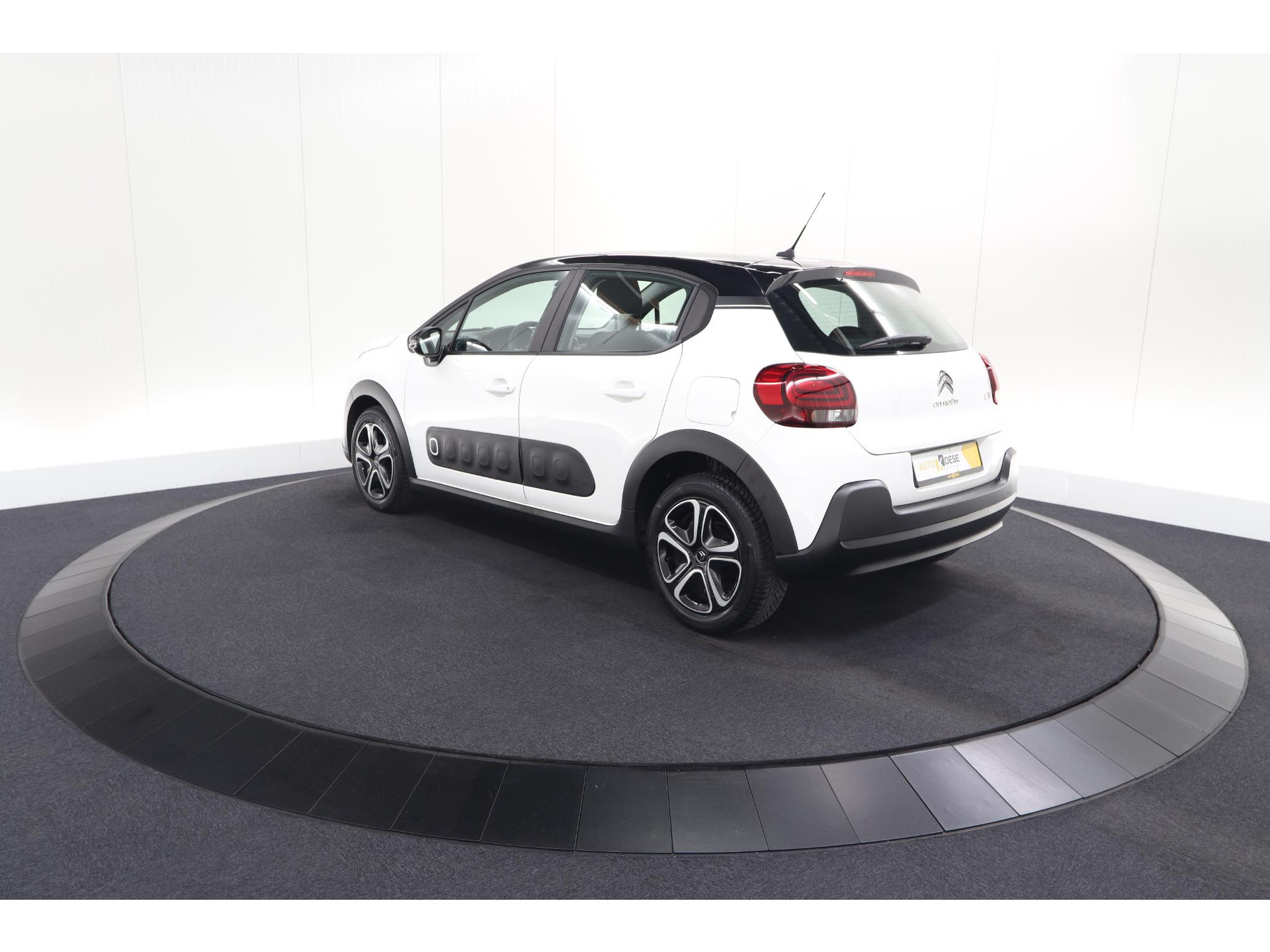 Citroen C3 PureTech 82 S&S Feel Edition | Parkeersensoren | Navigatie | Apple Carplay | Climate Control