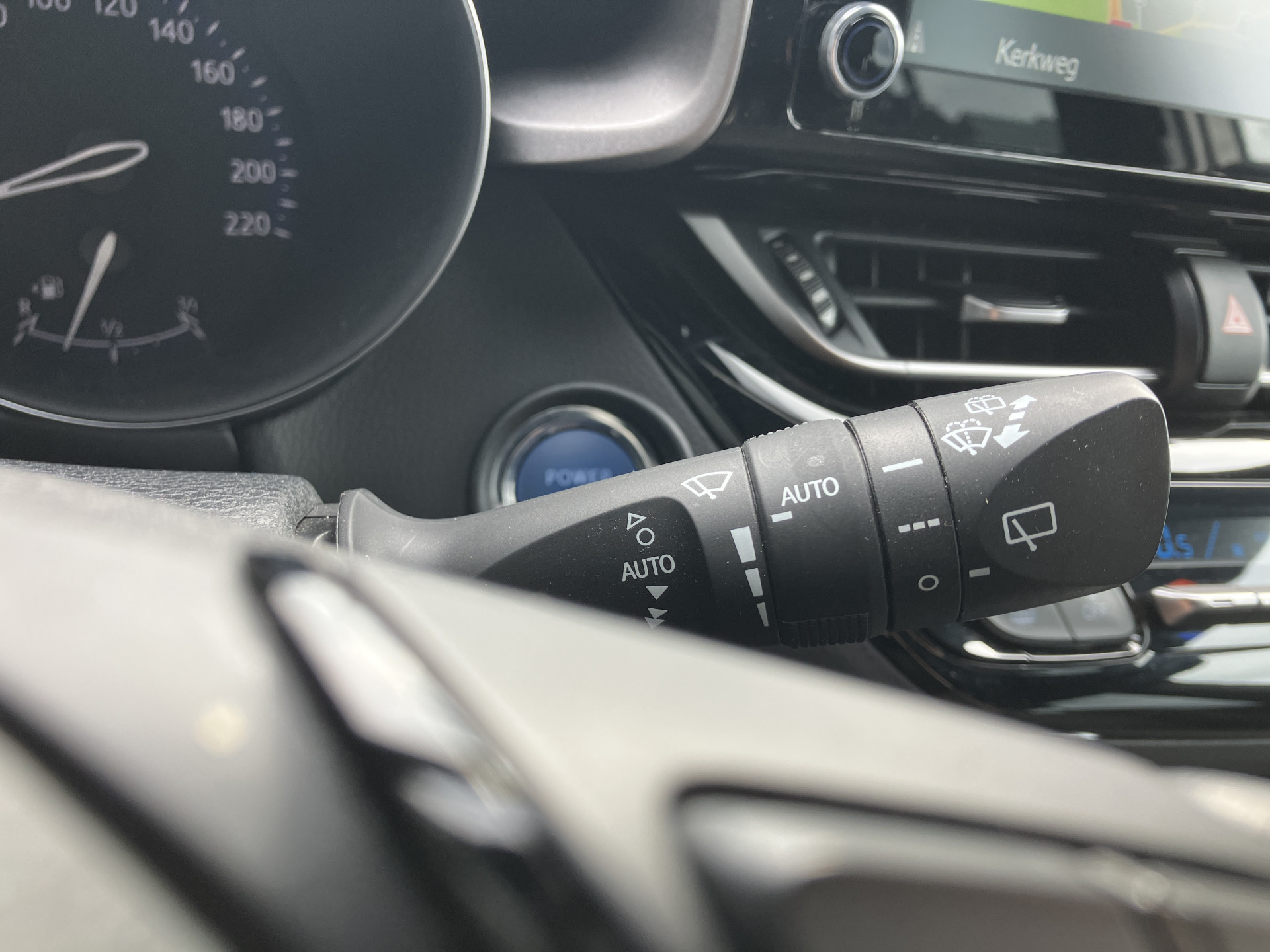 Toyota C-HR 1.8 Hybrid Active AUT. | 1e eigenaar | navigatie | camera | apple carplay | cruise control | 36.000 KM