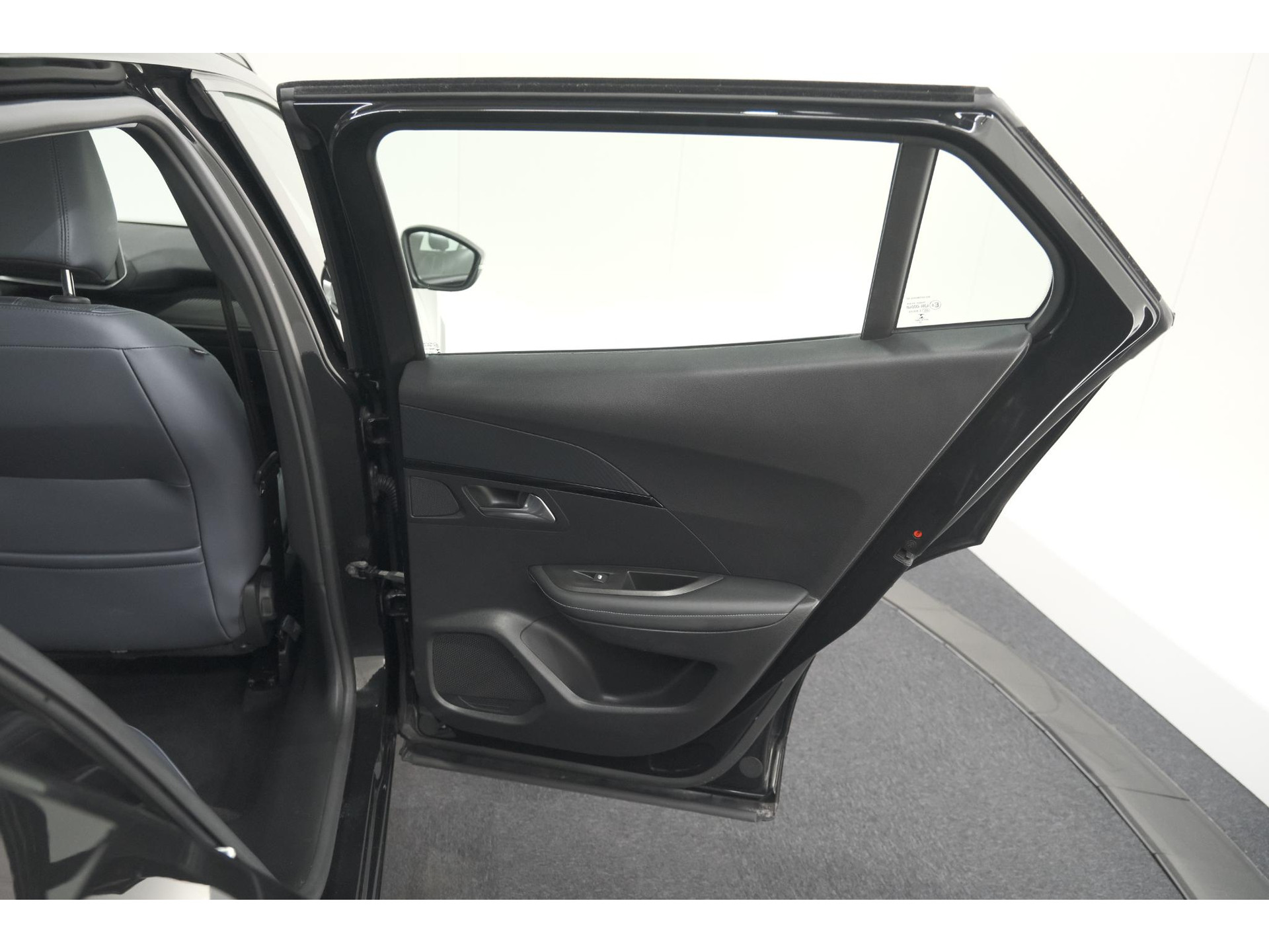 Peugeot 2008 PureTech 130 Blue Lease Allure | Camera | Apple Carplay | Parkeersensoren | Climate Control