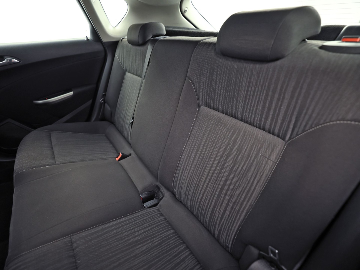 Opel Astra 1.6 Selection (CLIMATE, CRUISE CONTROL, SPORTSTOELEN, NIEUWE APK, NIEUWSTAAT)