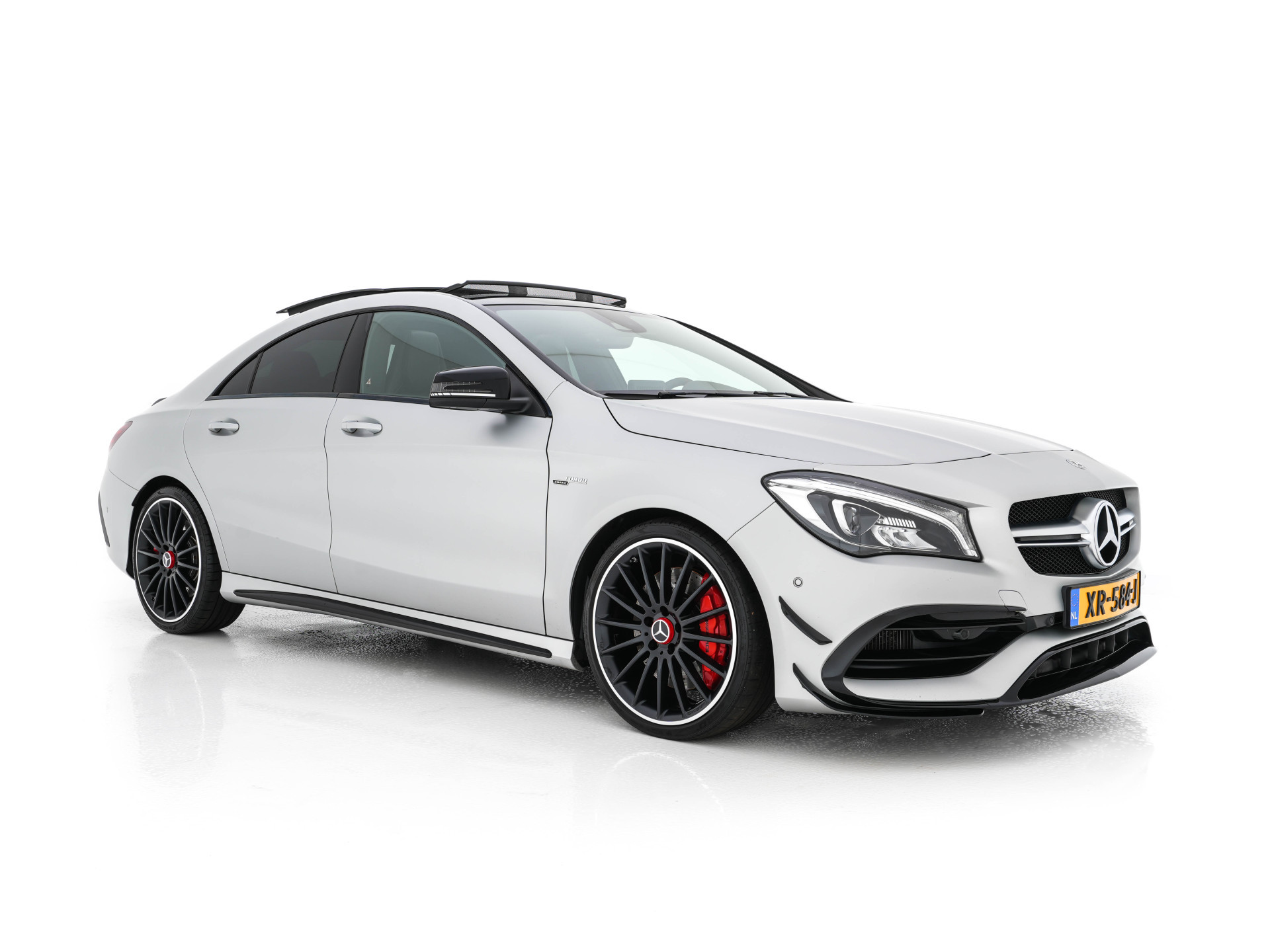 Mercedes-Benz CLA-klasse AMG 45 4MATIC Ambition Aut. *PANO | AMG-AERO-PACK | RECARO-SPORTSEATS | MICROFIBRE | FULL-LED | MEMORY-PACK | HARMAN/KARDON-SURROUD | KEYLESS | HEATED-SEATS | NAVI-FULLMAP | SHIFT-PADDLES | 19''ALU*