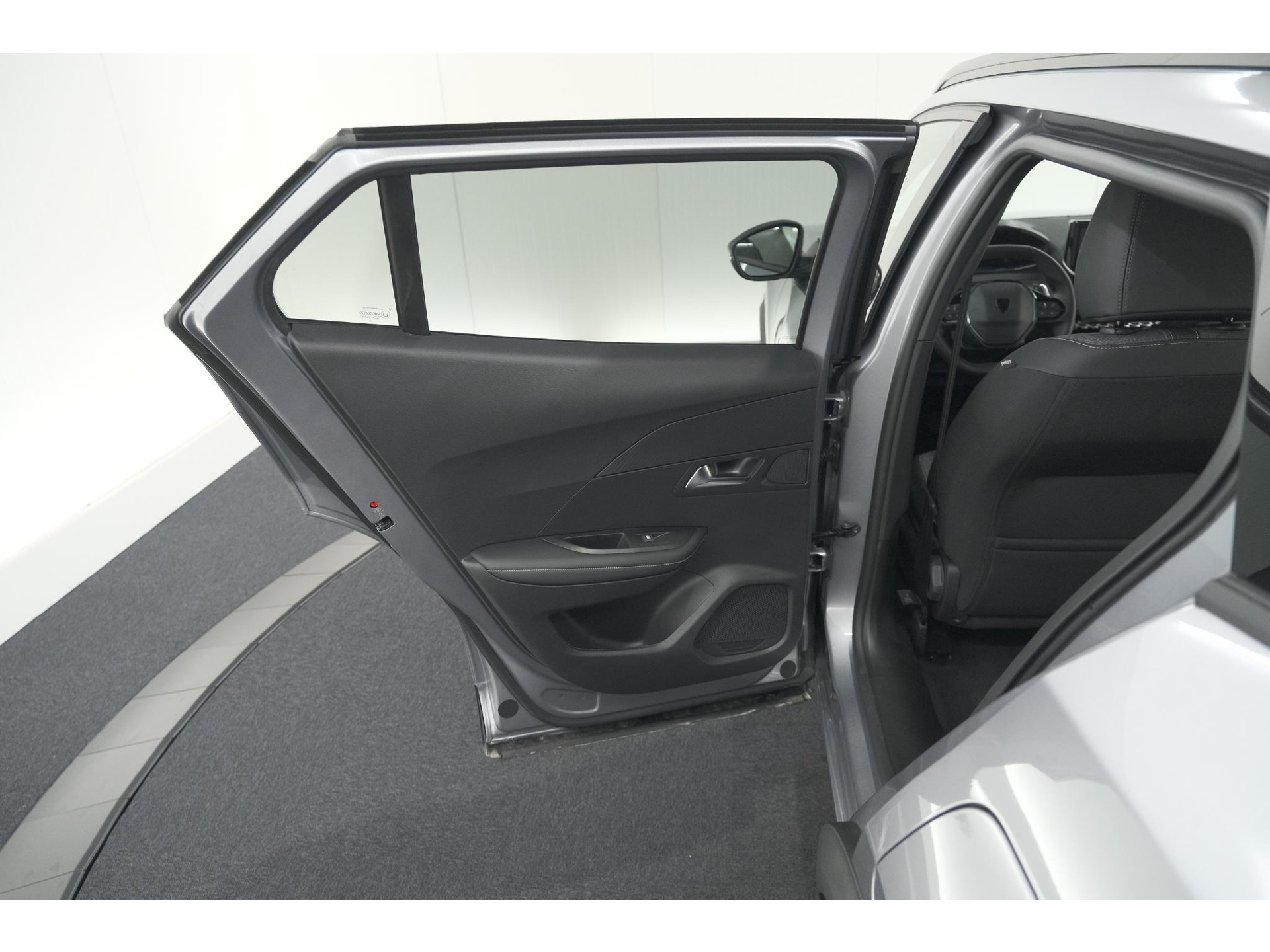 Peugeot 2008 1.2 Hybrid 145 Allure | 360 Camera | Adaptieve Cruise Control | Dodehoekdetectie | Apple Carplay