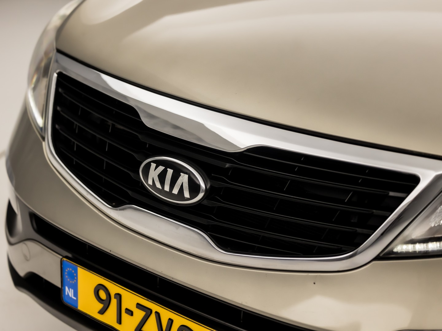 Kia Sportage 1.6 GDI Super Pack Sport (NAVIGATIE, CAMERA, CLIMATE, LEDER, SPORTSTOELEN, CRUISE, GETINT GLAS, NIEUWSTAAT)
