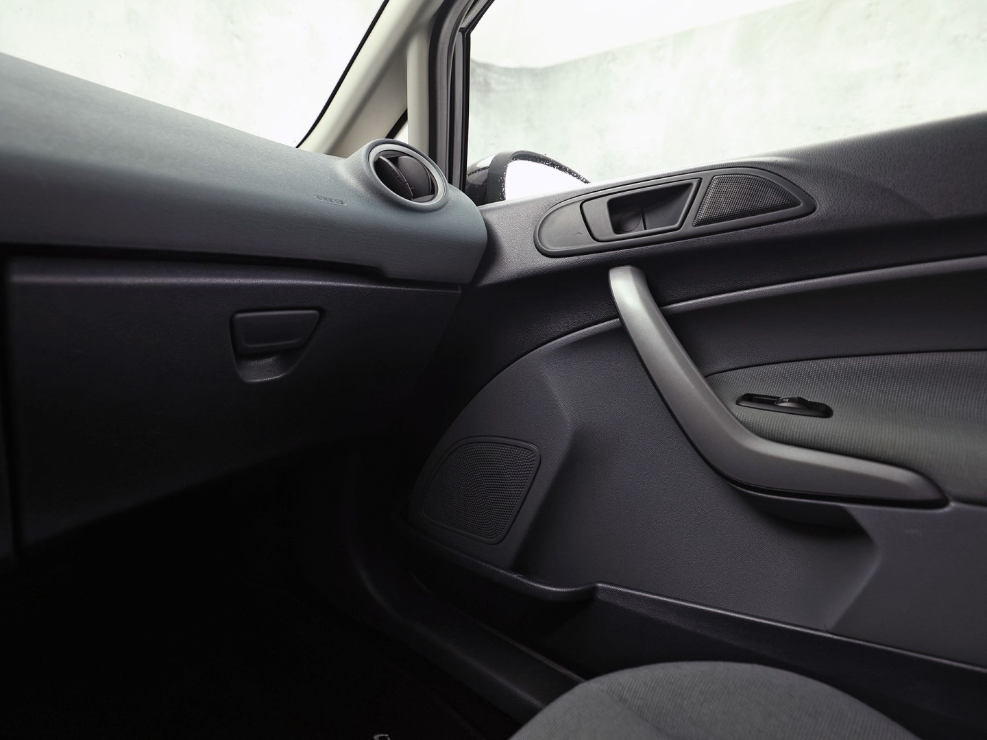 Ford Fiesta 1.25 S-Edition (AIRCO, LM VELGEN, ELEK RAMEN, GETINT GLAS, SPORTSTOELEN, MULTIFUNCTIONEEL STUURWIEL, NIEUWSTAAT)