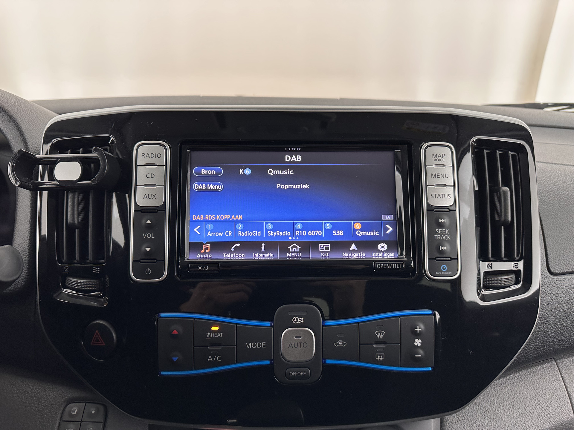 Nissan e-NV200 Evalia 40 kWh Connect Edition [ 7-Pers. ] {SOH-95%} (INCL-BTW) *NAVI-FULLMAP | CAMERA | HEATED-COMFORTSEATS | DAB | PRIVACYGLASS | ECC | CRUISE | 15''ALU*