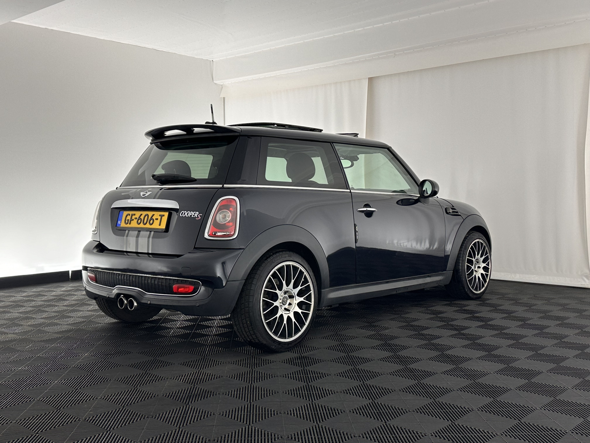 MINI Mini 1.6 Cooper S Chili-Pack ! STORING OLIEDRUK-OILPRESSURE FAULT ! Aut. *PANO | FULL-LEATHER | BI-XENON | SPORT-SEATS | NAVI-FULLMAP | ECC | HEATED-SEATS | SHIFT-PADDLES | PDC | CRUISE | 17''ALU*