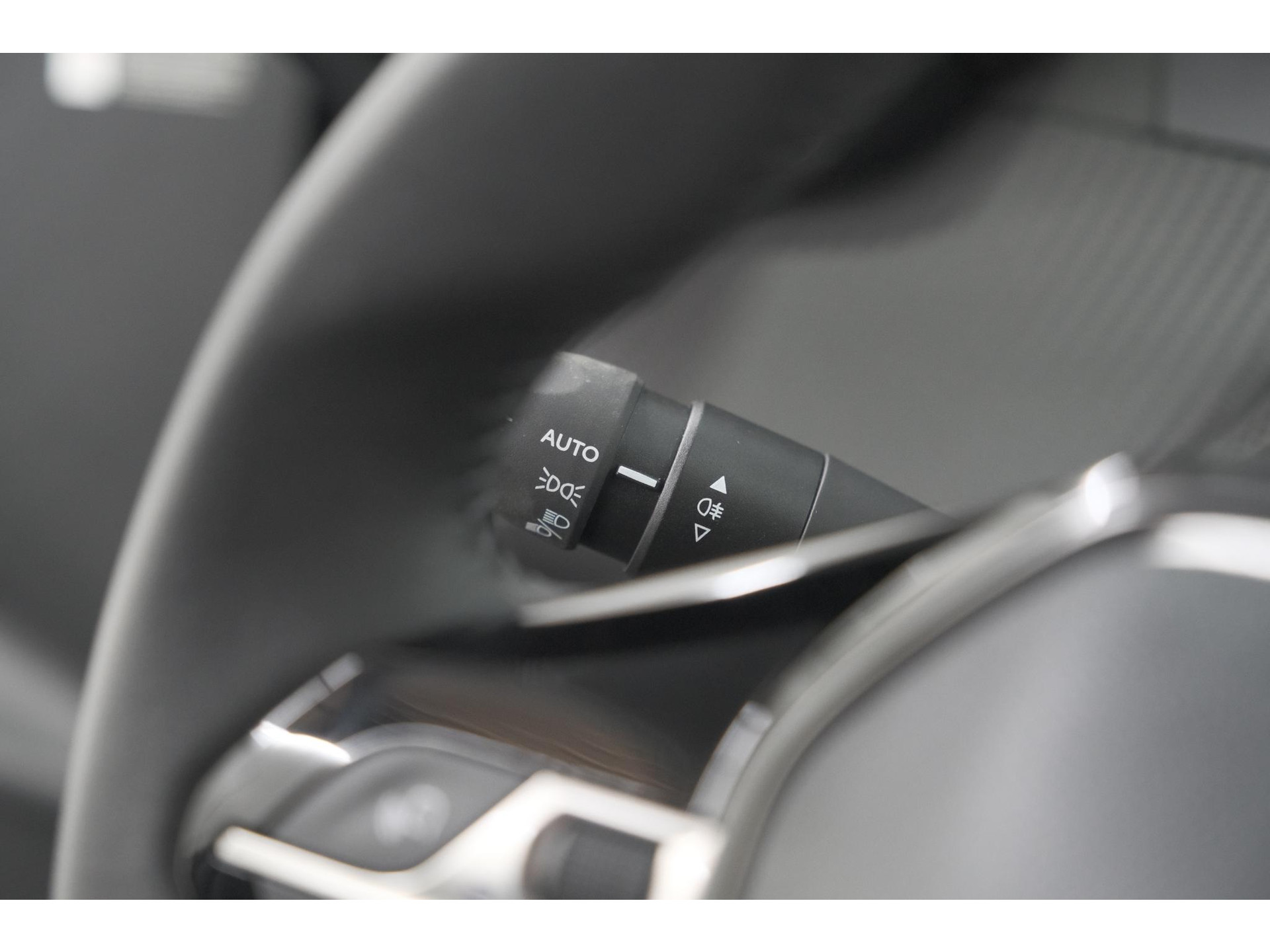 Peugeot 208 PureTech 100 Allure | Apple Carplay | Parkeersensoren | Climate Control