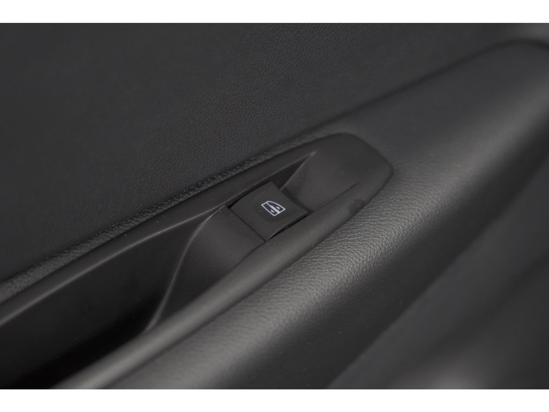 Renault Captur TCe 150 EDC Intens | Camera | Dodehoekdetectie | R-Link Navigatie | Parkeersensoren