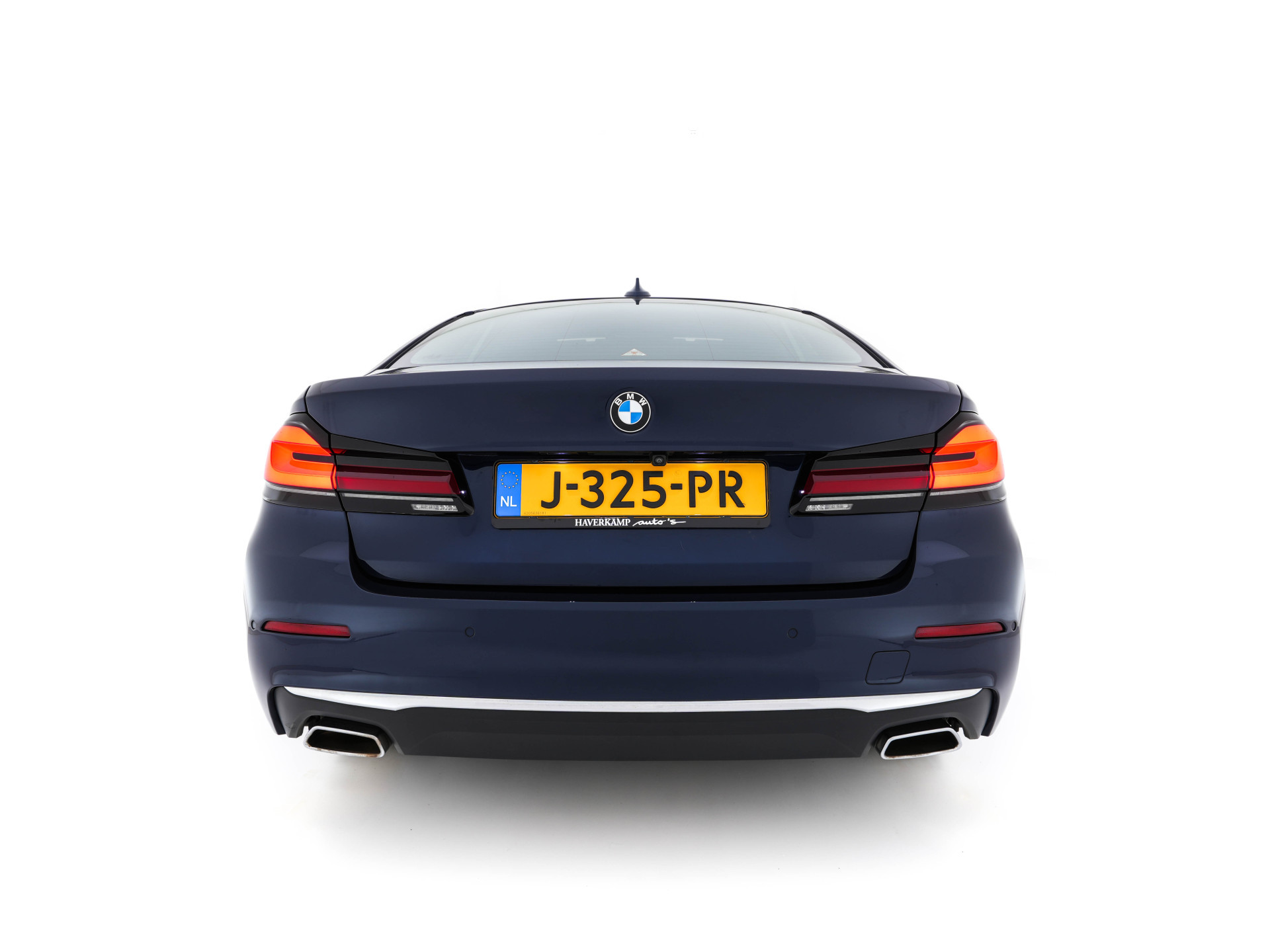 BMW 5-serie 540i xDrive High Executive Edition (INCL-BTW ) Aut.*PANO | LUXURY-LEATHER | LASER-LIGHT | BOWERS&WILKINS-AUDIO | MEMORY-PACK | HEATED/COOLED-COMFORTSEATS | DIGI-COCKPIT | NAVI-FULLMAP | SHIFT-PADDLES | CRUISE | 18''ALU*