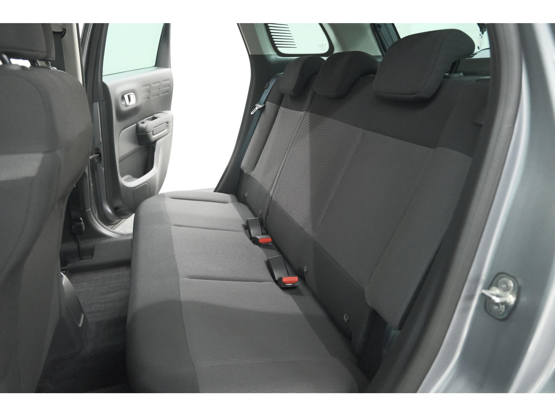 Citroen C3 Aircross PureTech 130 EAT6 Max | Parkeersensoren | Stoelverwarming | Apple Carplay | 16 Inch Lichtmetalen Velgen