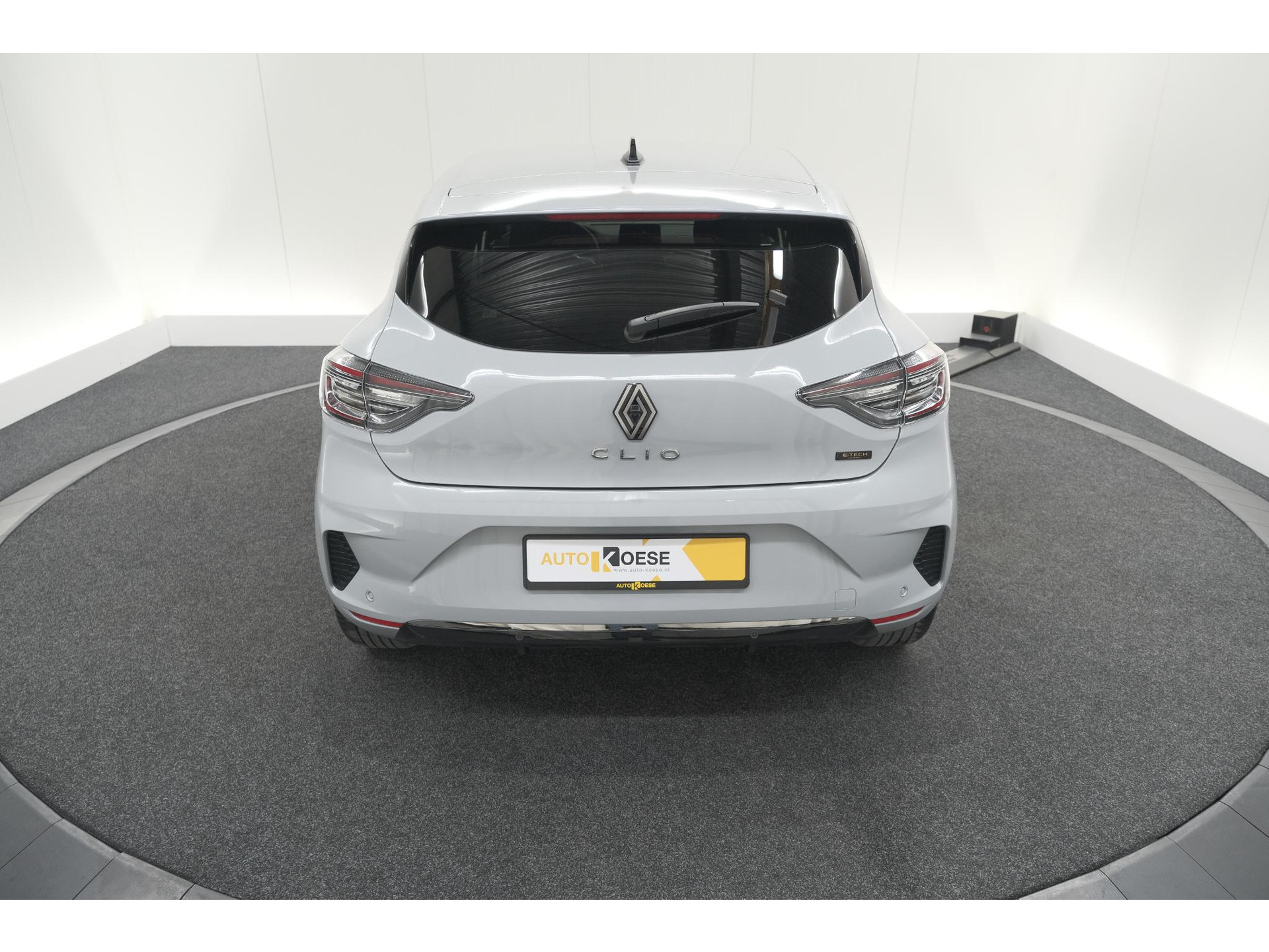 Renault Clio 1.6 E-Tech Full Hybrid 145 techno | 360 Camera | Adaptieve Cruise Control | Dodehoekdetectie | 9.3 Inch Groot Scherm