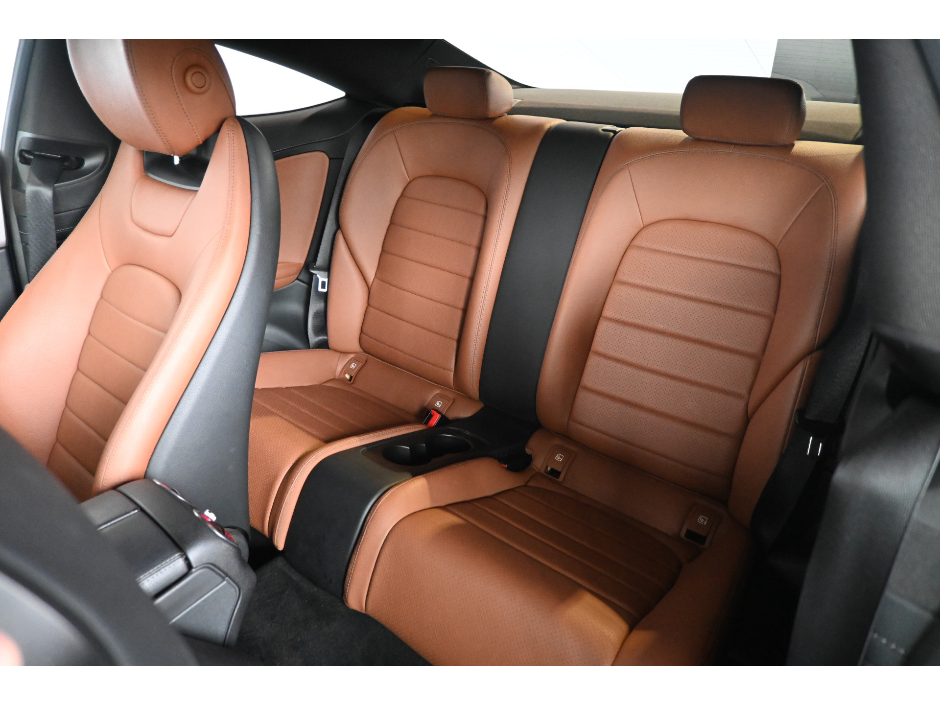 Mercedes-Benz C-klasse Coupé 220 d Edition 1 Automaat Clima Navigatie Leder Stoelverwarming Rijklaarprijs Inruil Mogelijk!