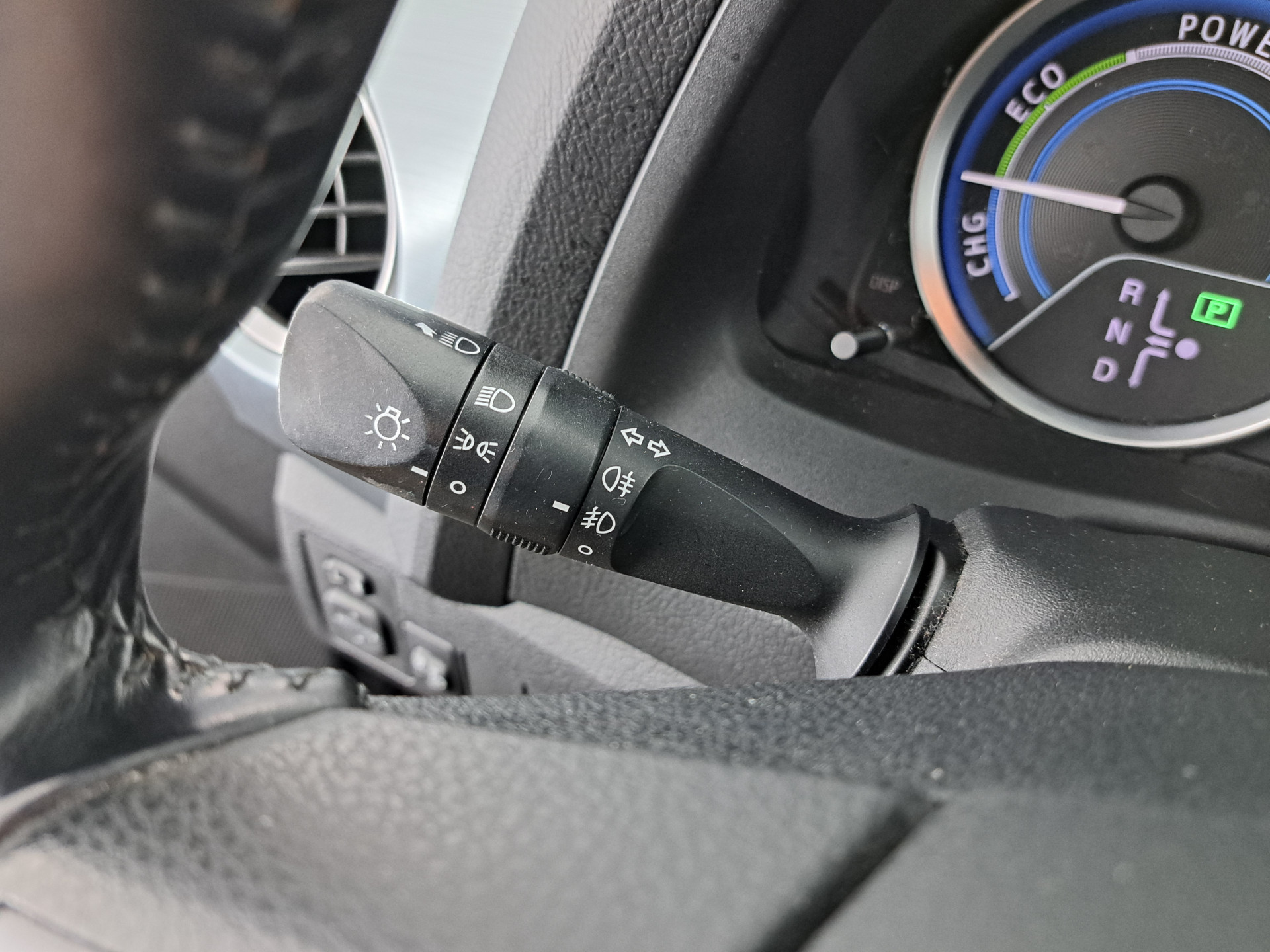 Toyota Auris Touring Sports 1.8 Hybrid Lease Aut. *PANO | NAVI-FULLMAP | KEYLESS | CAMERA | COMFORT-SEATS | ECC | PDC | CRUISE | TOWBAR | 16''ALU*