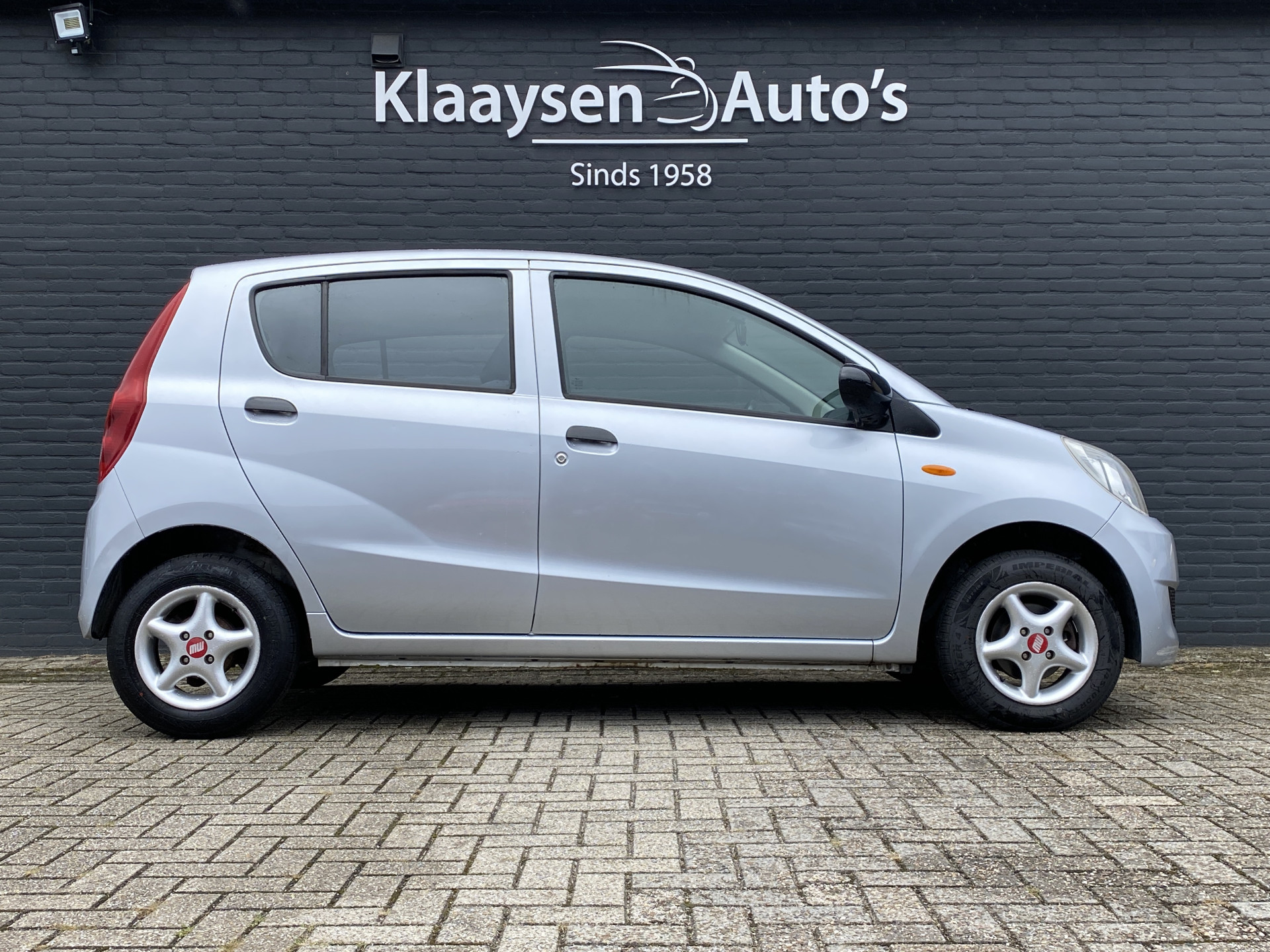 Daihatsu Cuore 1.0 Trend | airco | stuurbekrachtiging | airbags | radio cd speler | lichtmetalen velgen