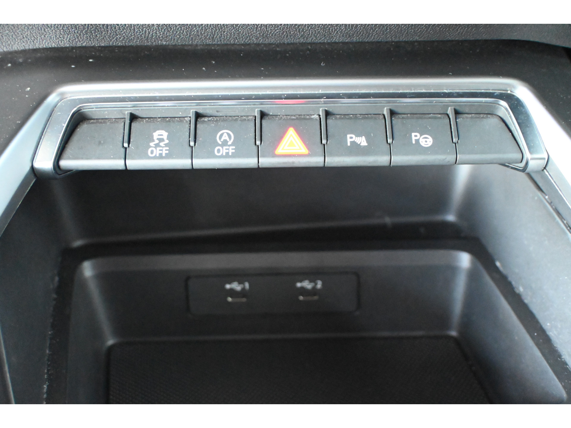 Audi A3 Limousine 30 TFSI S Edition Virtual Cockpit Adaptieve Cruise Led Clima Carplay Inruil Mogelijk!