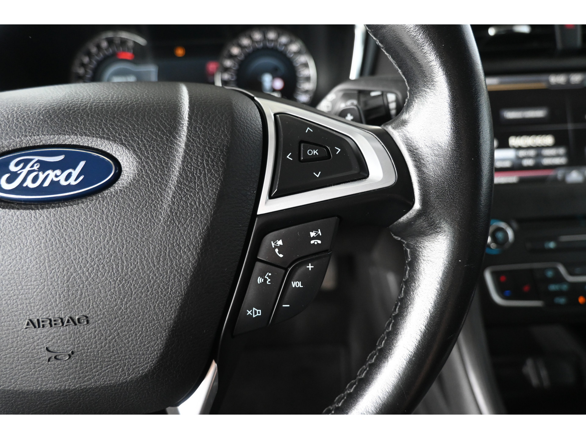 Ford Mondeo 1.5 Titanium Automaat Clima Navigatie Cruise Control Trekhaak Rijklaarprijs! Inruil Mogelijk!