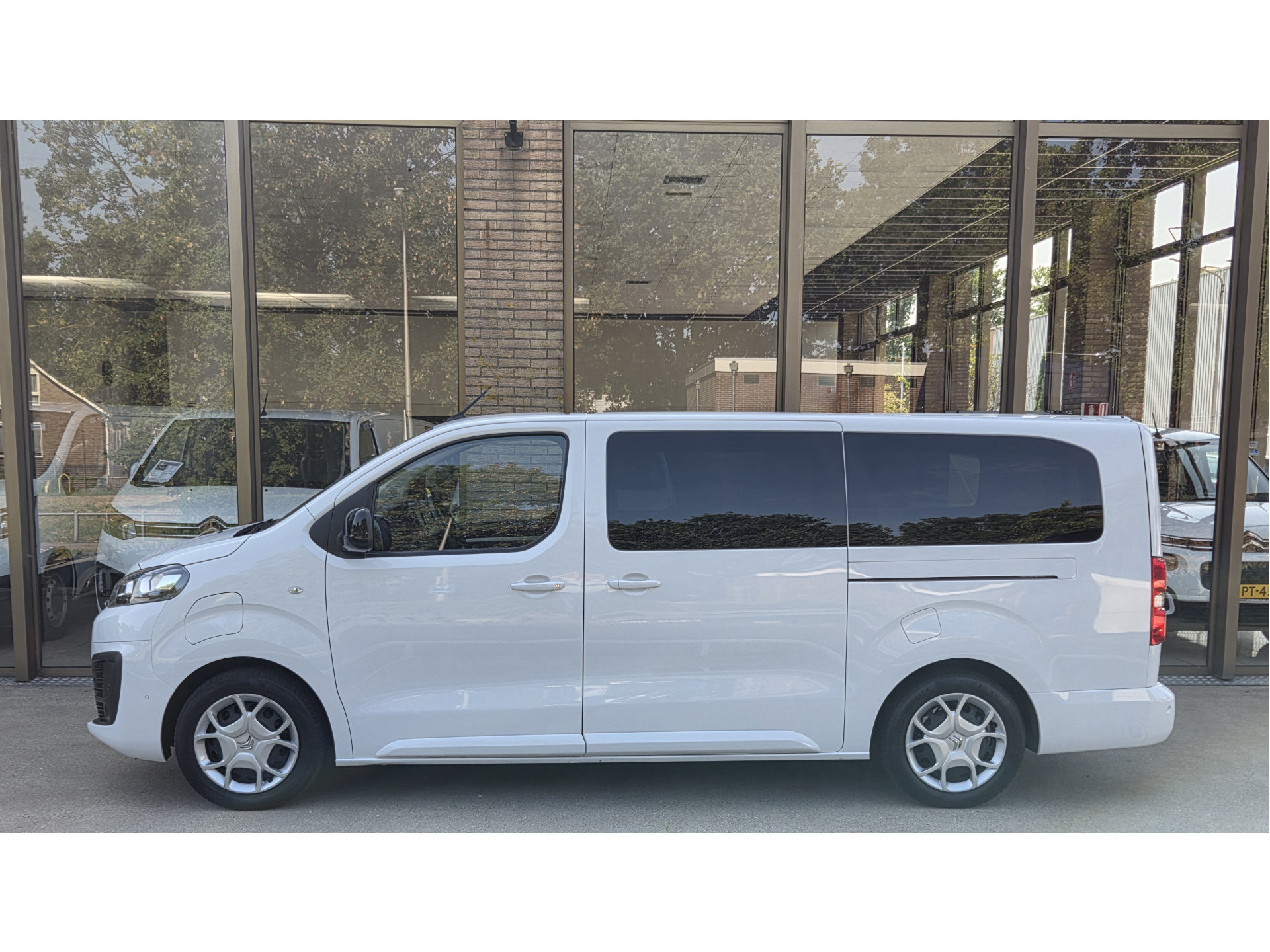 Citroën ë-SpaceTourer XL L3 75kWh Rolstoelauto / Rolstoelbus 7-Persoons met Bodemverlaging