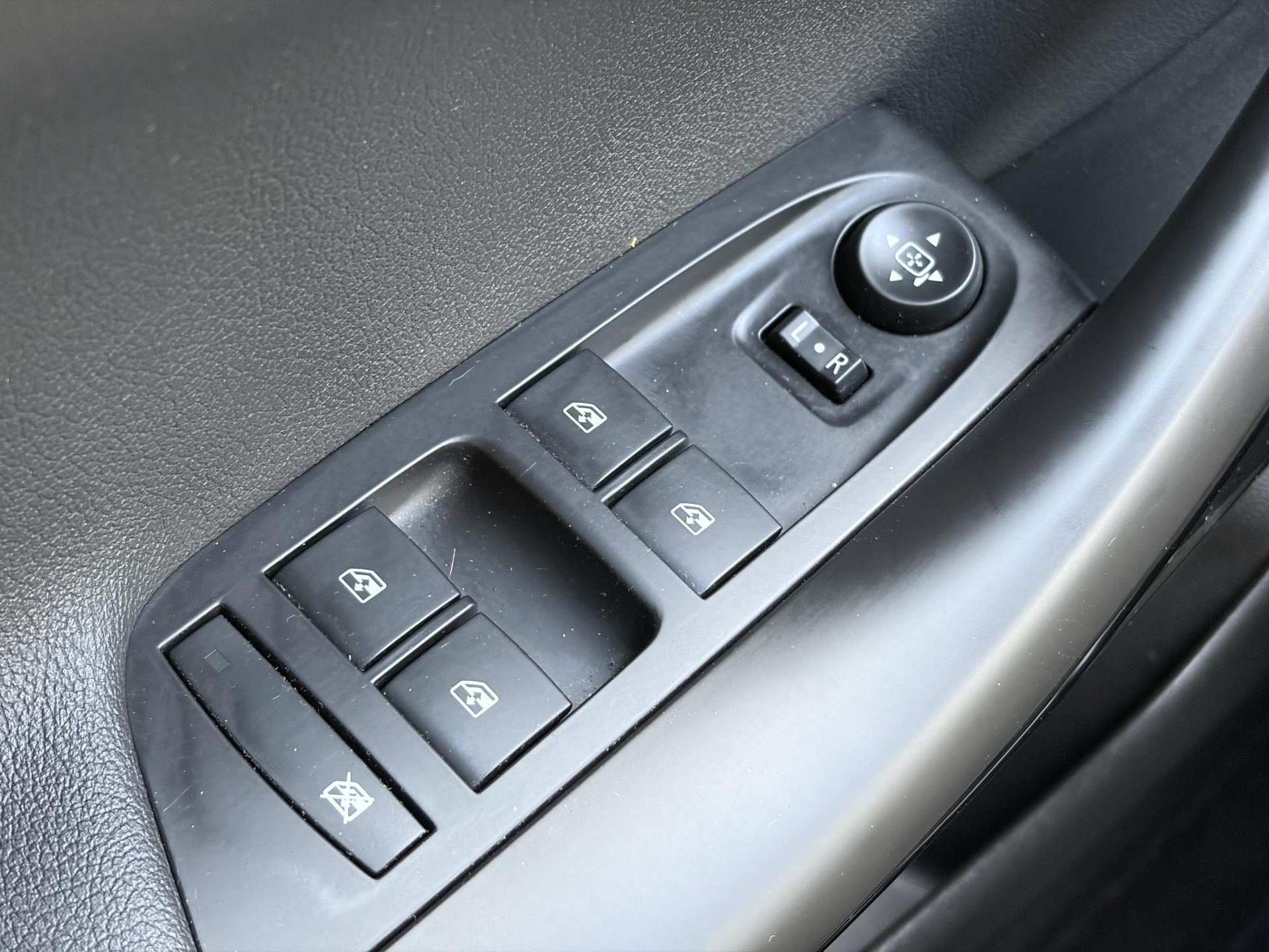 Opel Astra Sports Tourer 1.2 Business Elegance ✓1e Eigenaar✓110pk✓Carplay✓Camera✓Navi✓Clima✓Cruise✓Halfleder✓Comfortstoel✓Pdc V+A✓6 Bak✓Dealer Onderhouden✓Keyless✓Lm velgen✓N.A.P✓Apk tot 06-2027