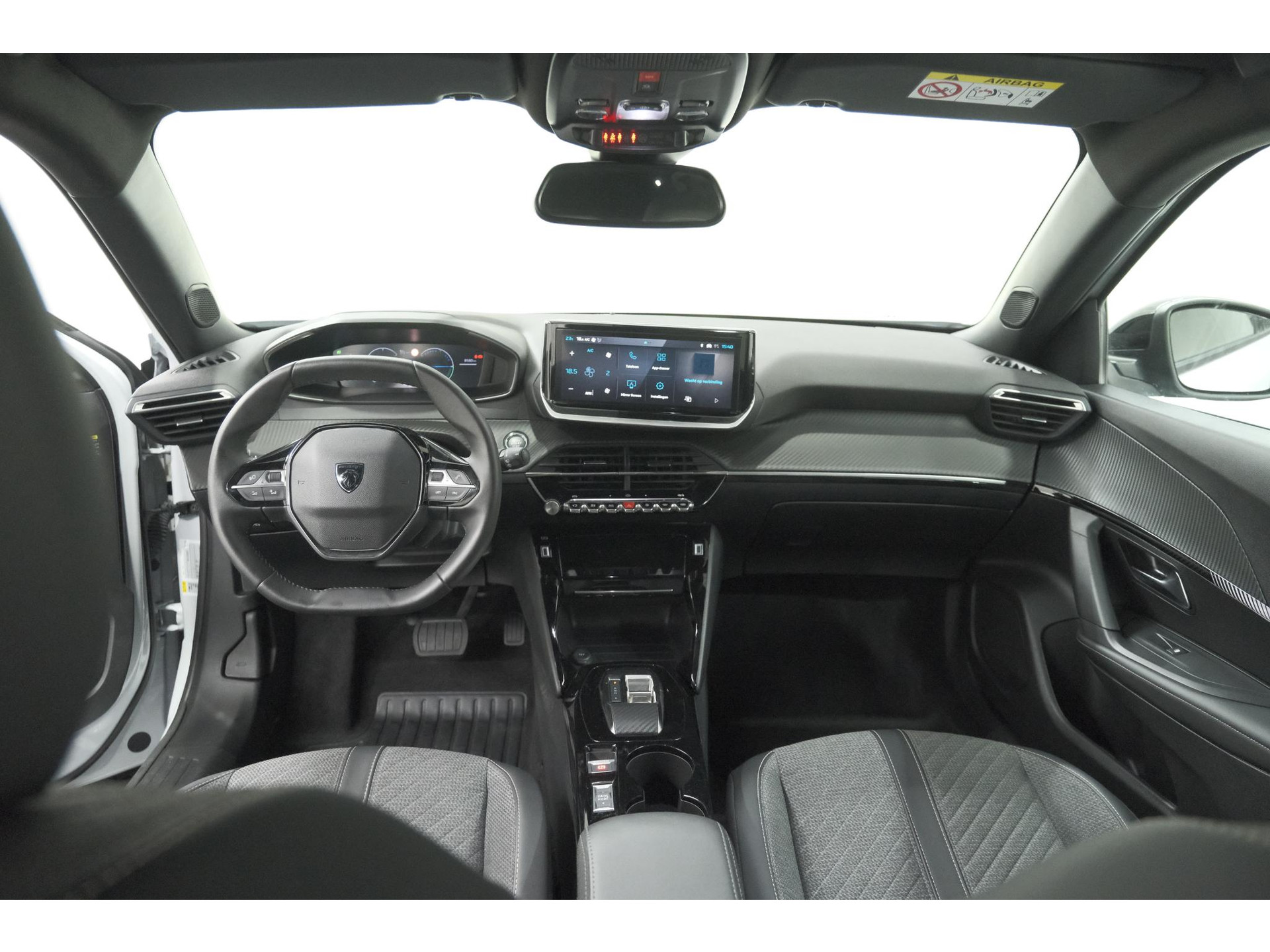 Peugeot e-2008 EV Allure 54 kWh | 97,9% SOH | 11 KW Lader | Apple Carplay | Parkeersensoren