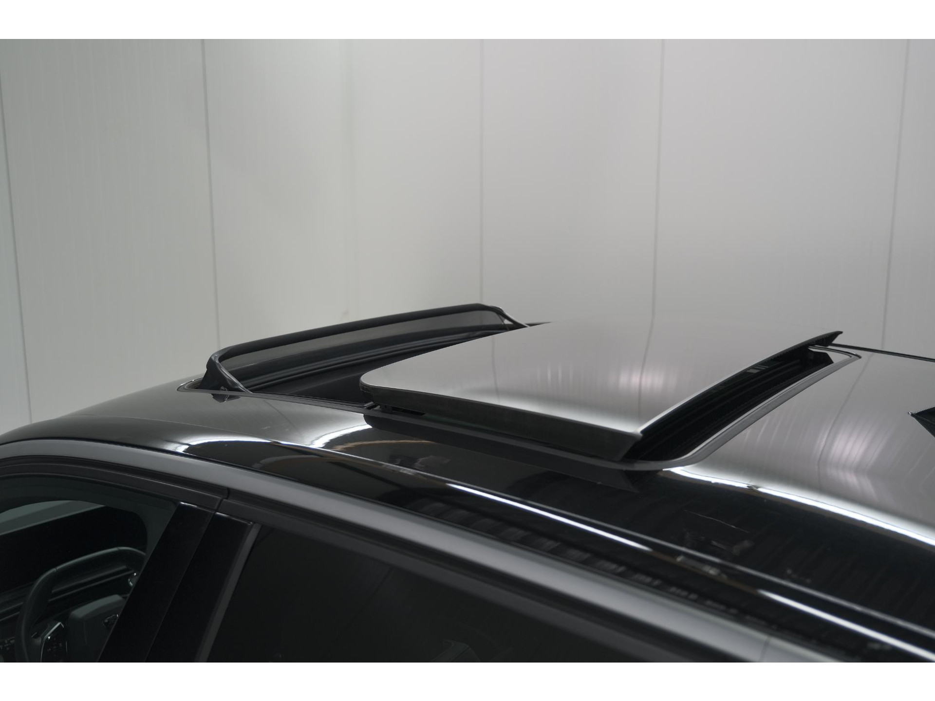 Peugeot 3008 1.2 Hybrid 136 GT | Panoramadak | FOCAL Audio | Alcantara Executive Pakket | 360 Camera | Adaptieve Cruise Control
