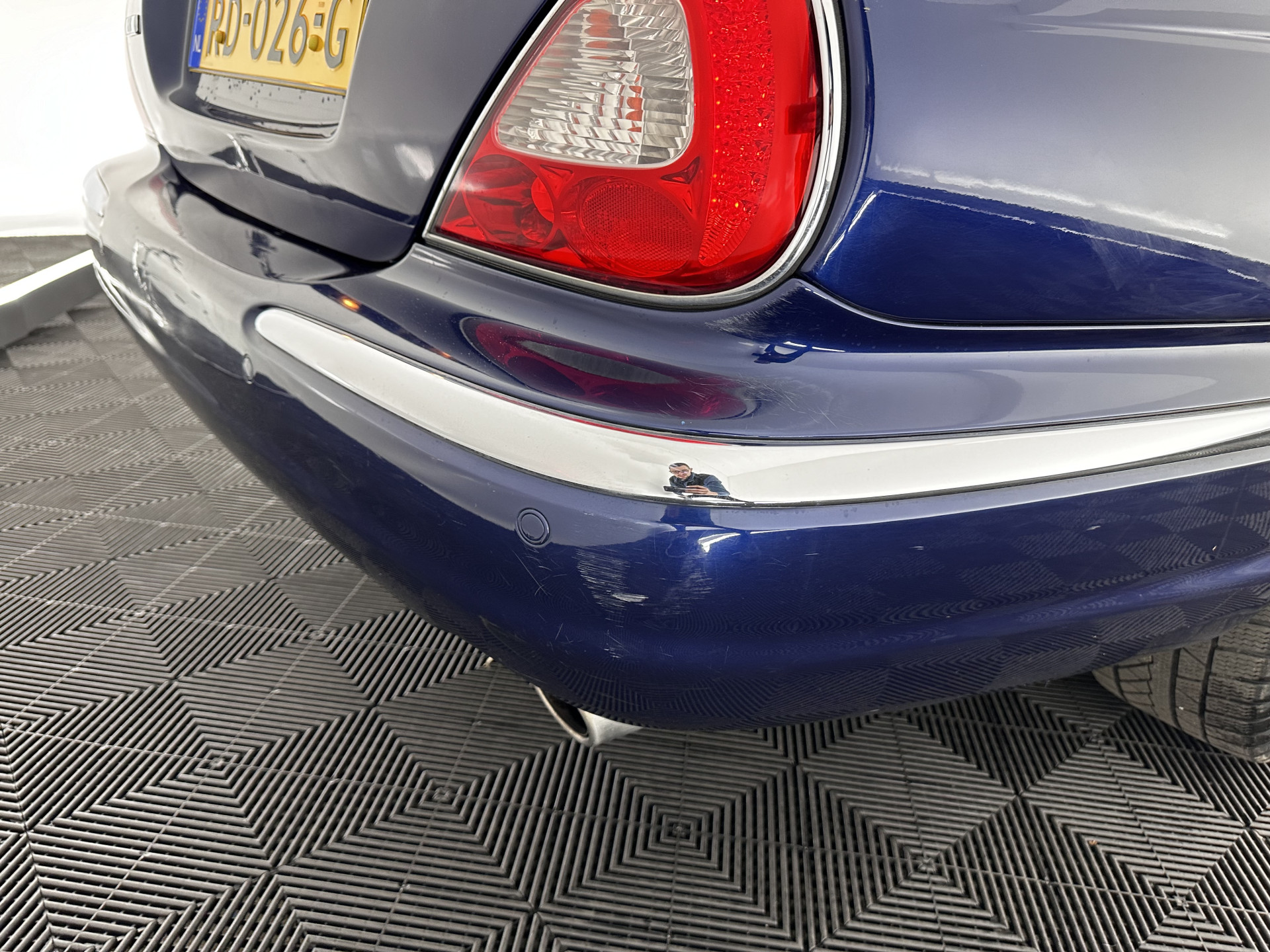 Jaguar XJ 3.5 V8 Executive [ Right-Hand-Drive ] Aut. *LEATHER | BI-XENON | ECC | WOODEN-INLAY | HEATED-COMFORTSEATS | MEMORY-PACK | JAGUAR-AUDIO | PDC | CRUISE | 18"ALU*