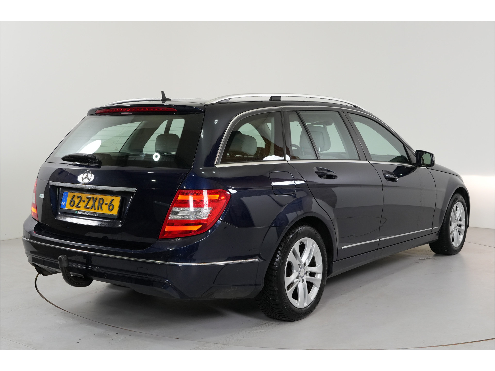 Mercedes-Benz C-klasse Estate 180 Ambition Avantgarde | Trekhaak | El. Stl. verst. | Navi | Cruise | PDC | Bluetooth |