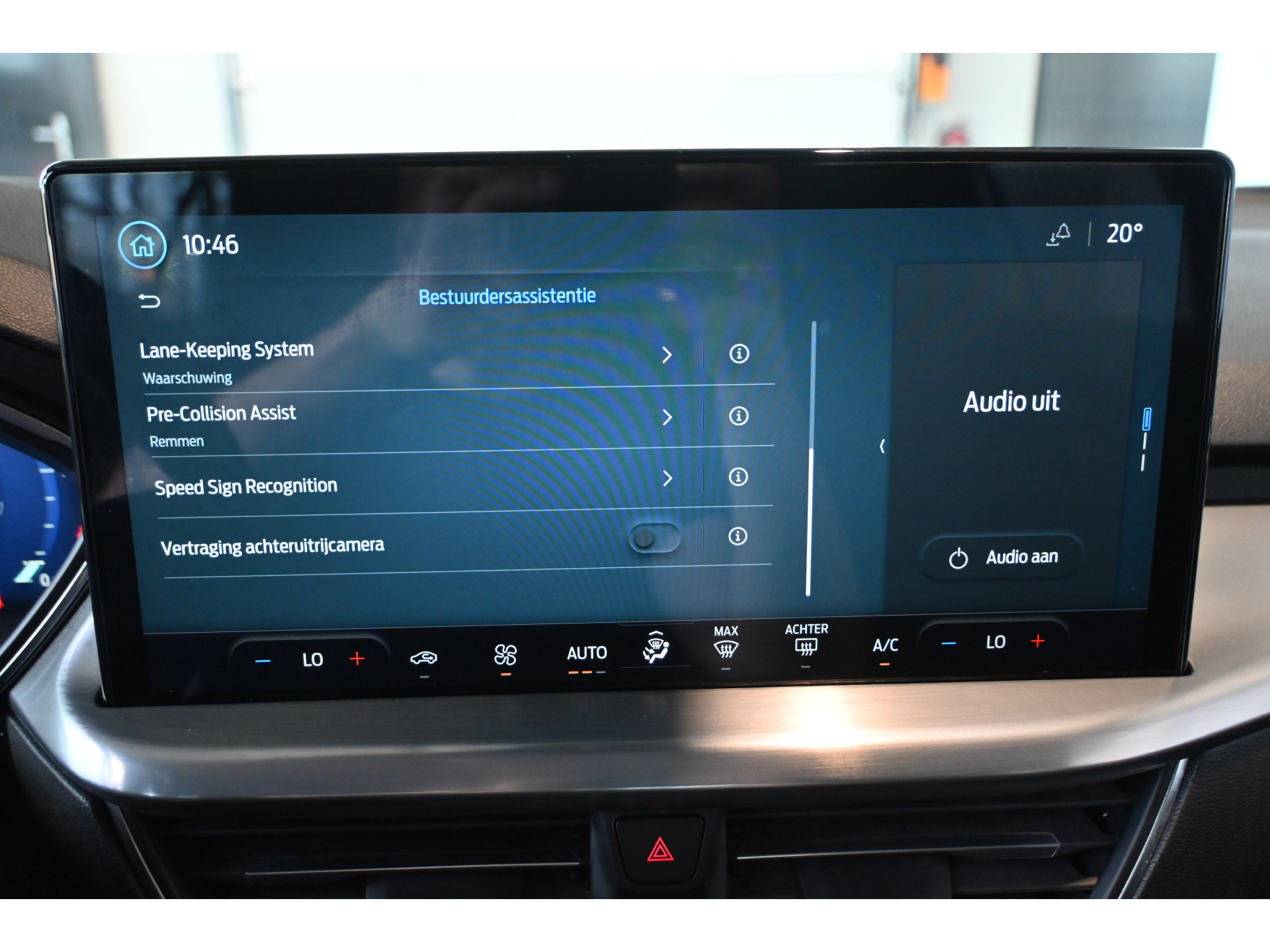 Ford Focus Wagon 1.0 EcoBoost Hybrid Titanium X Nap! Cruise Clima Full LED Trekhaak CarPlay Navigatie Inruil Mogelijk!
