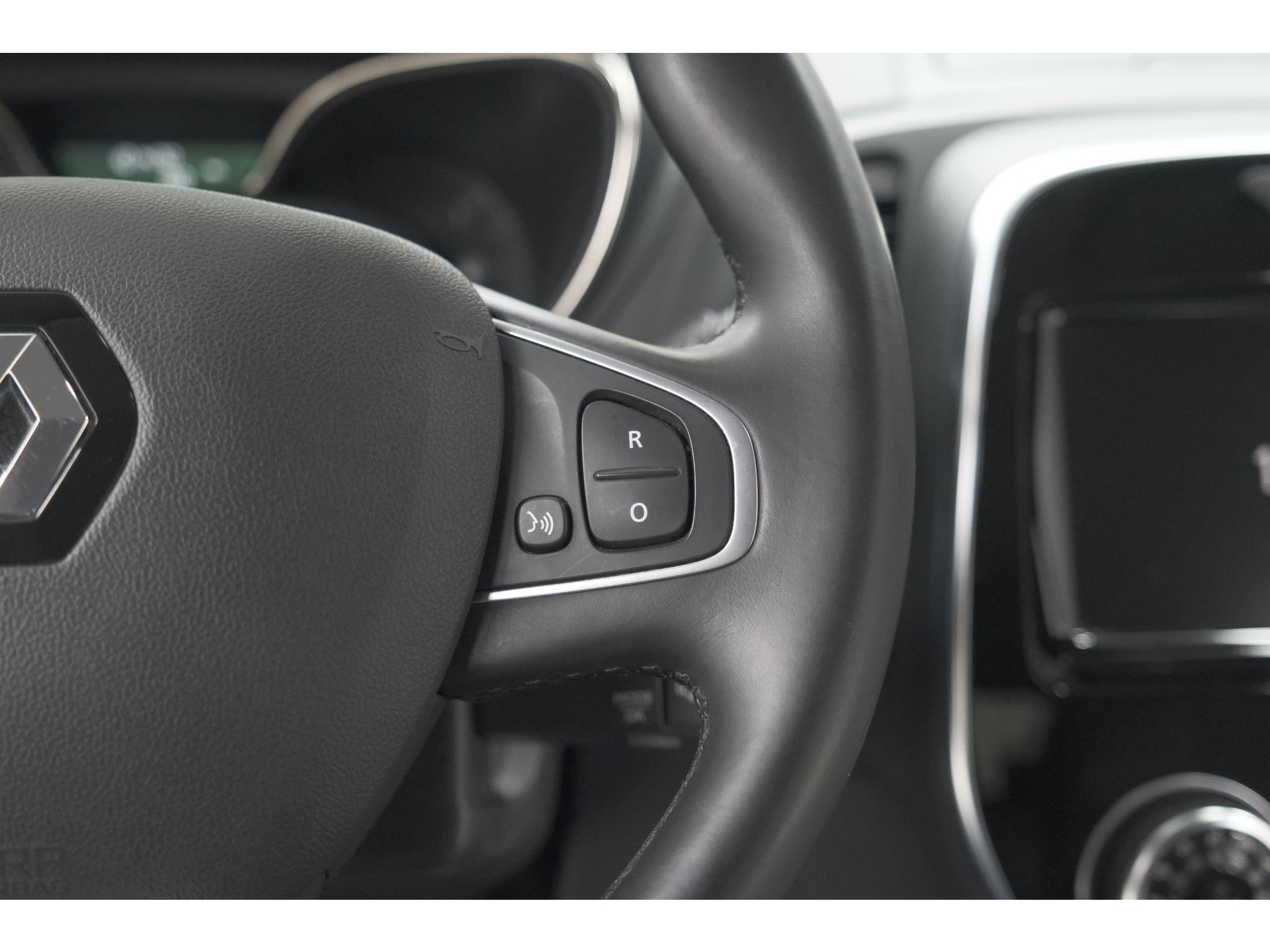 Renault Captur TCe 130 Intens | Camera | Navigatie | Parkeersensoren | Climate Control