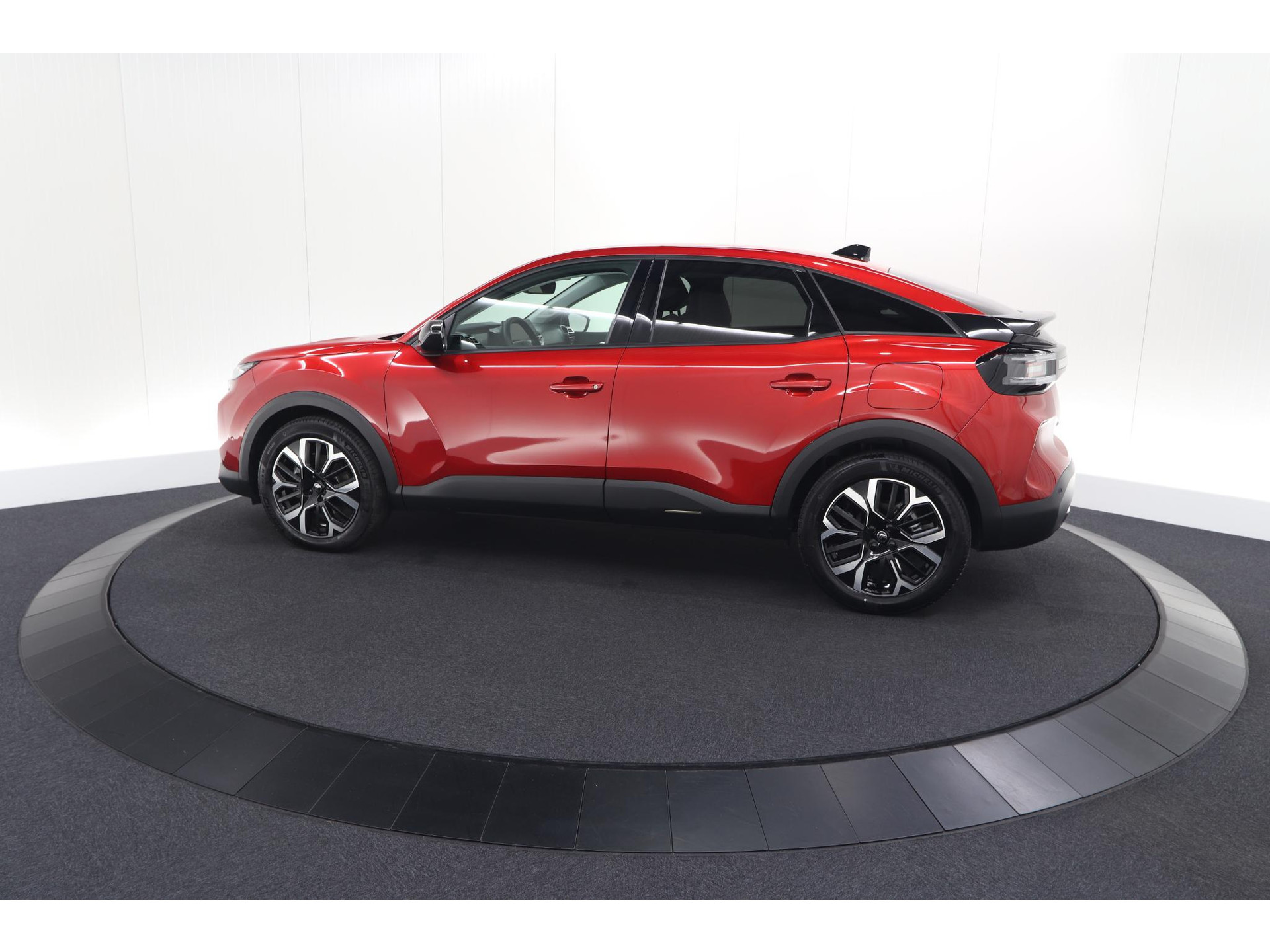 Citroen C4 1.2 Hybrid 145pk Max | 360 Camera | Adaptieve Cruise Control | Navigatie | Apple Carplay