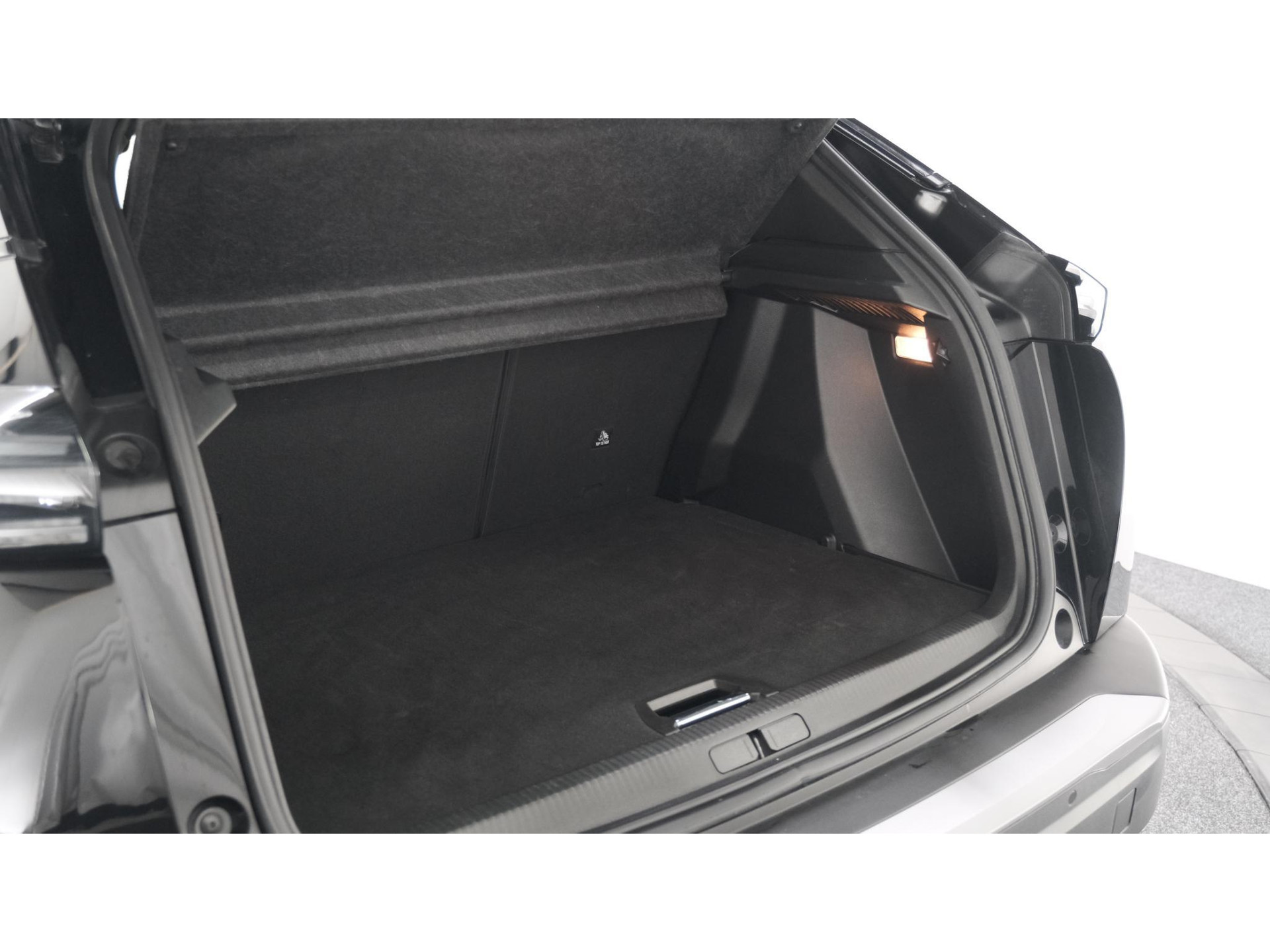Peugeot 2008 PureTech 130 EAT8 GT | 360 Camera | Adaptieve Cruise Control | Dodehoekdetectie | Apple Carplay