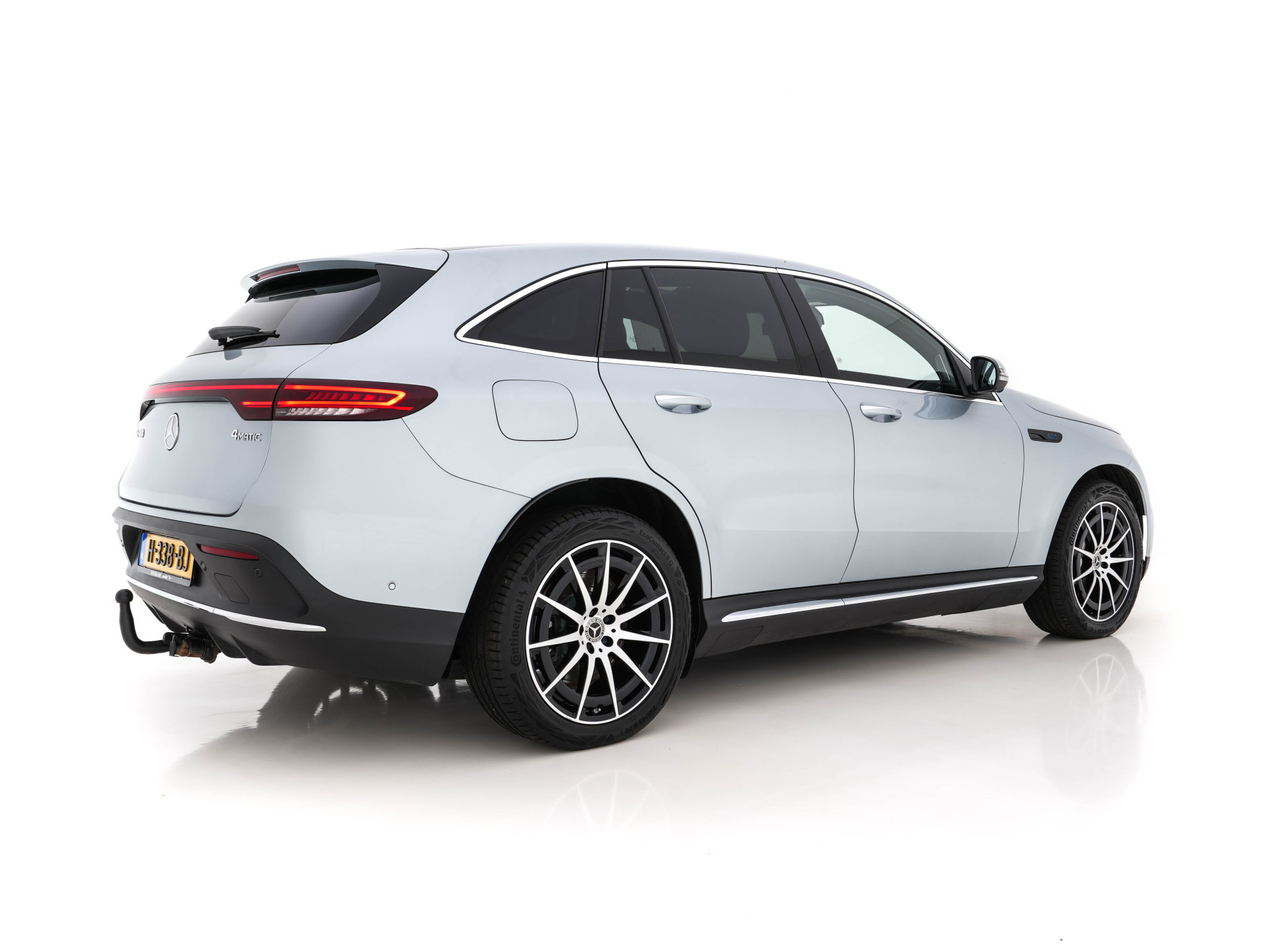 Mercedes-Benz EQC 400 4MATIC AMG-Pack Premium Plus 80 kWh (3-Fase) {SOH-94%} (INCL-BTW) *PANO | WIDESCREEN | HEAD-UP | DISTRONIC | MULTI-BEAM | BURMESTER-AUDIO | MEMORY-PACK | TOP-VIEW | KEYLESS | LEATHER | SPORT-SEATS | DAB+ | AMBIENT-LIGHT | 20''