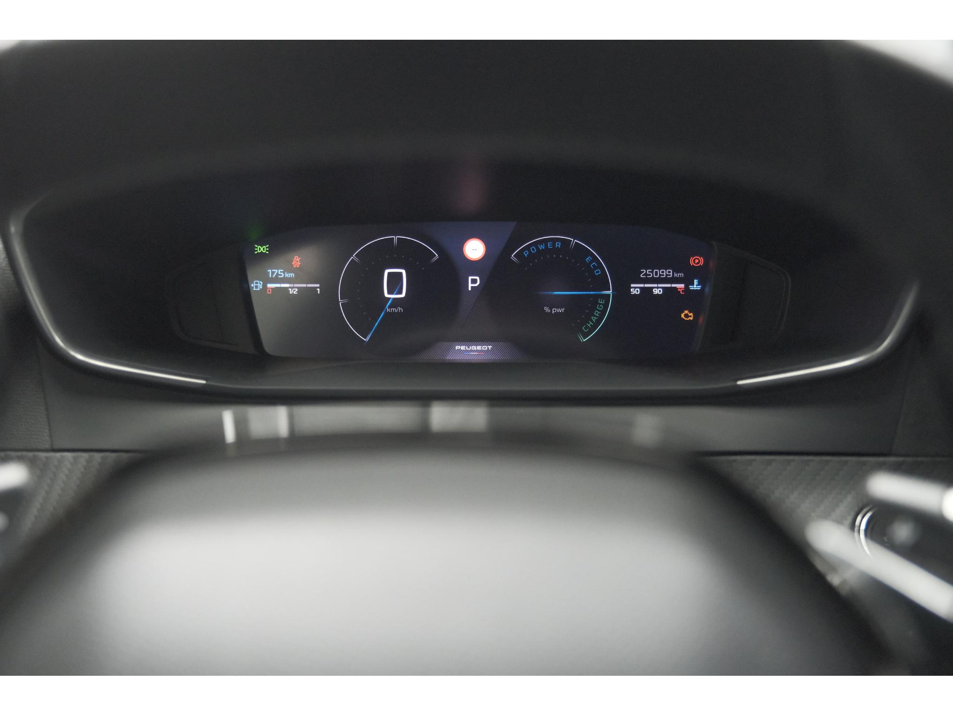 Peugeot 2008 Hybrid 136 e-DCS6 Allure | 360 Camera | Adaptieve Cruise Control | Dodehoekdetectie | Navigatie