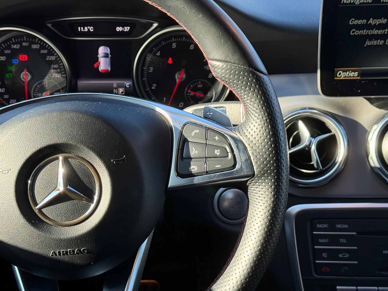 Mercedes-Benz GLA-klasse 180 Business Solution AMG | 2E EIGENAAR | 3/6/12MND GARANTIE | LED | CARPLAY | CRUISE | AUTOMAAT | STOELVERWARMING |