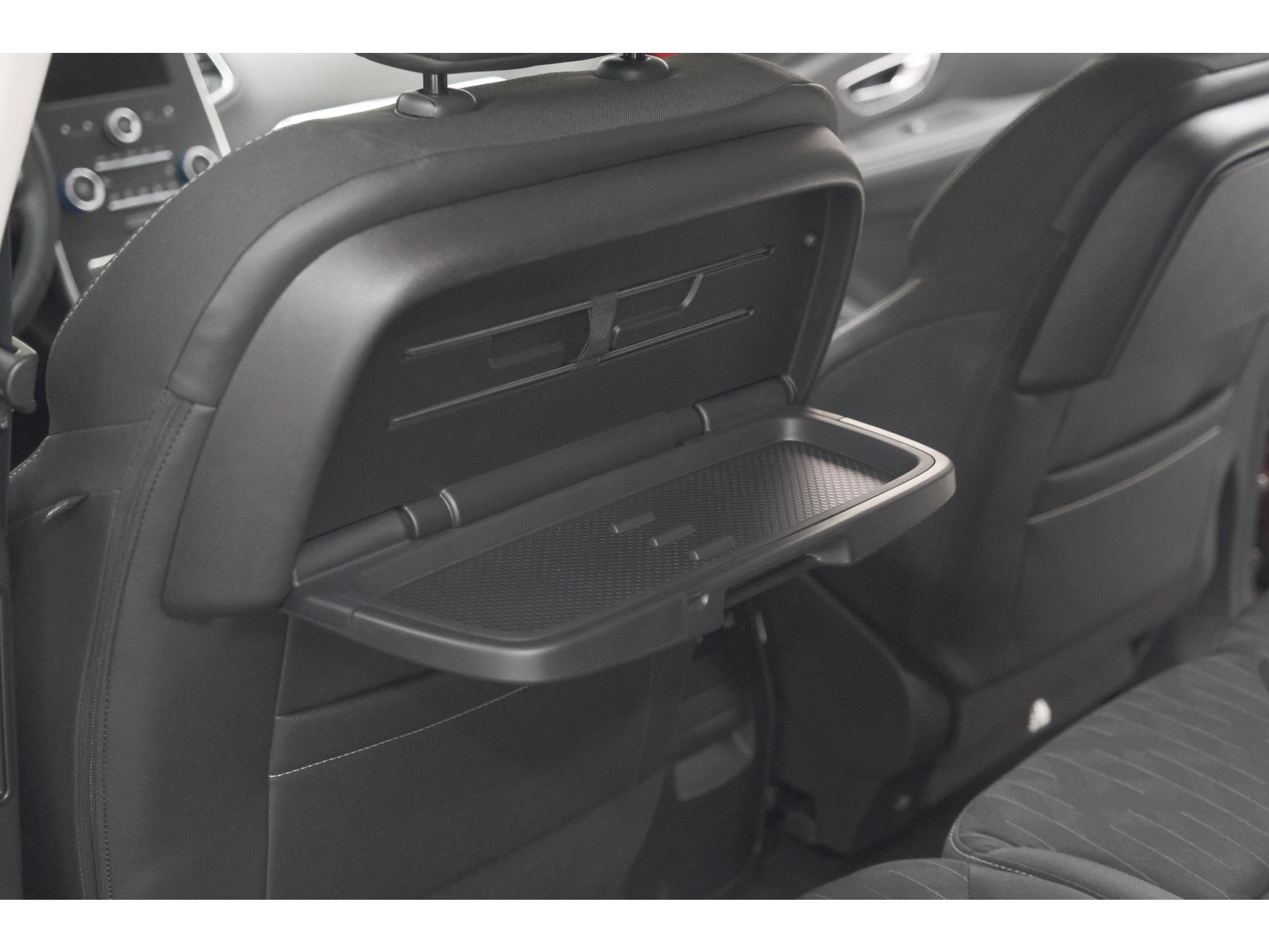 Renault Scénic TCe 140 EDC Limited | Camera | Stoelverwarming | Navigatie | Apple Carplay