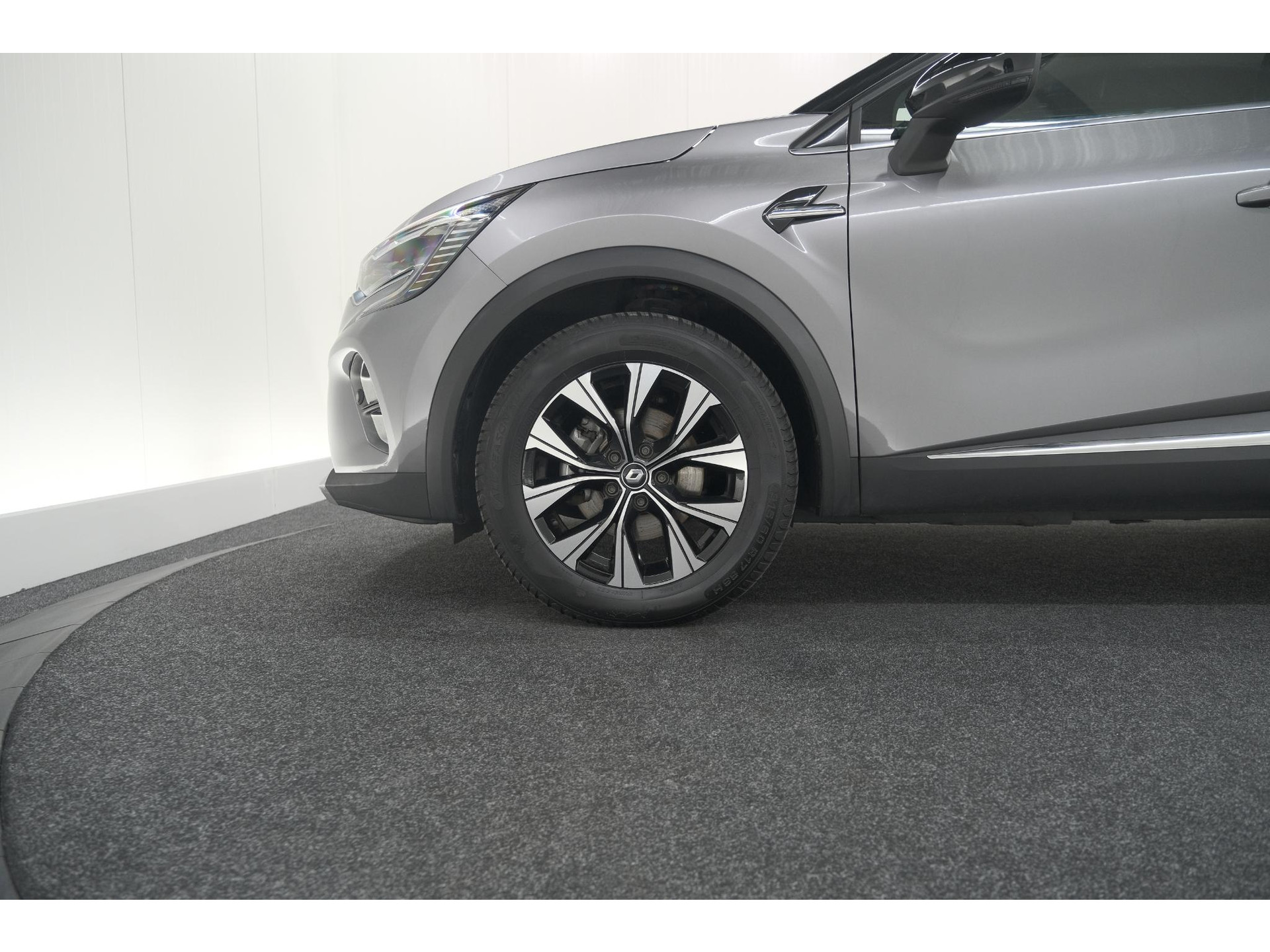 Renault Captur 1.6 E-Tech full hybrid 145 techno | Pack Full Screen | Camera | Navigatie | Allseason Banden