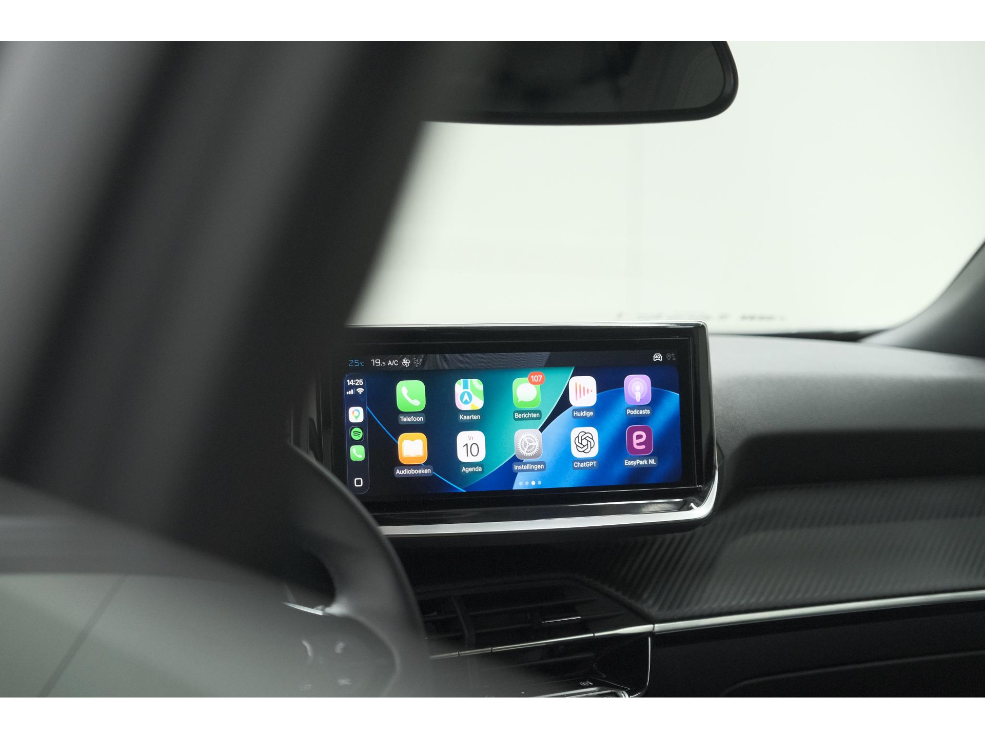 Peugeot 2008 1.2 Hybrid 145 Allure | Apple Carplay | Climate Control | Parkeersensoren Voor + Achter