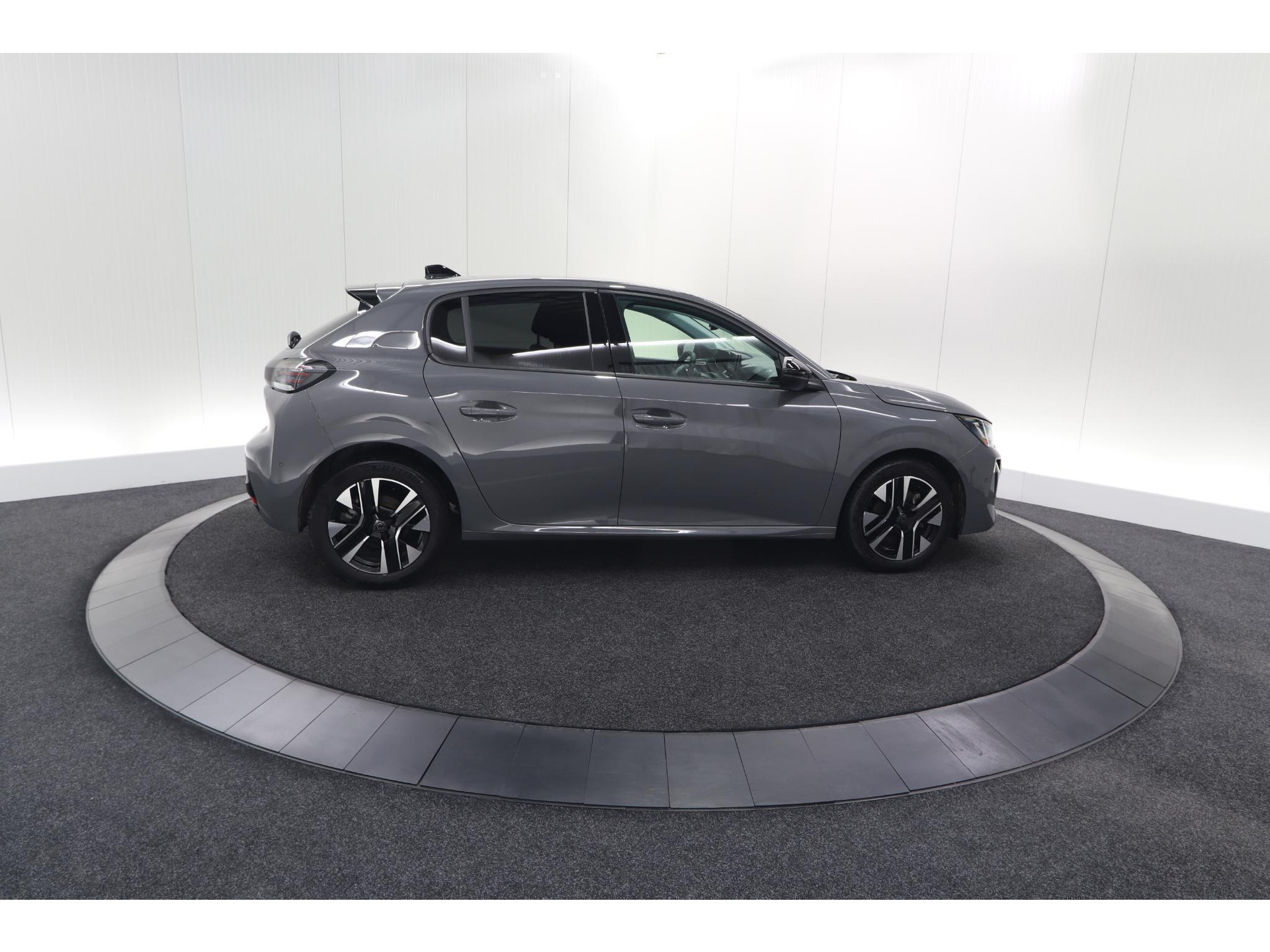 Peugeot 208 PureTech 100 Allure | 360 Camera | Adaptieve Cruise Control | Navigatie | Dodehoekdetectie