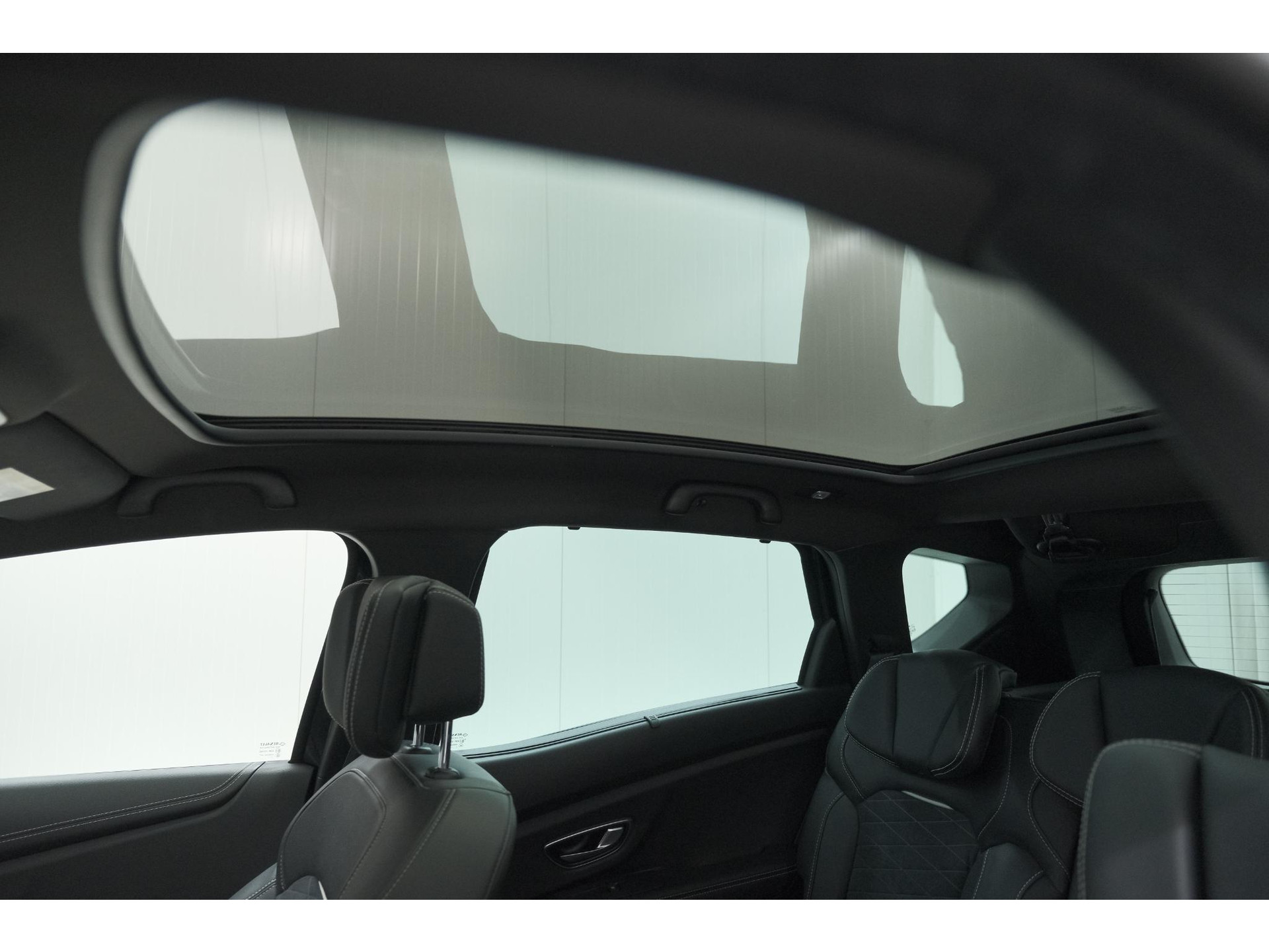 Renault Scénic TCE 160 EDC Black Edition | Trekhaak | Adaptieve Cruise Control | BOSE Premium Audio | Panoramadak
