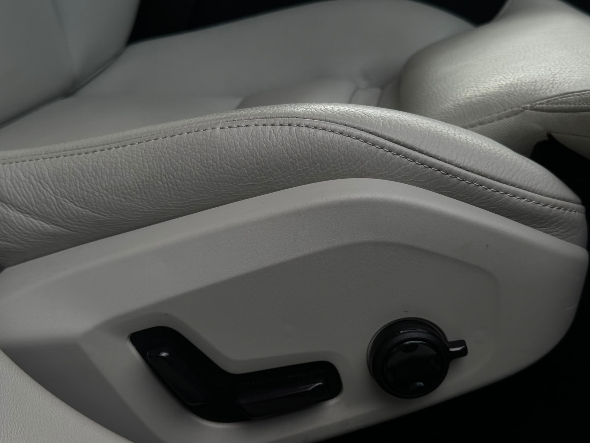 Volvo V60 2.0 T5 250PK Inscription Pano Head-UP Trekhaak