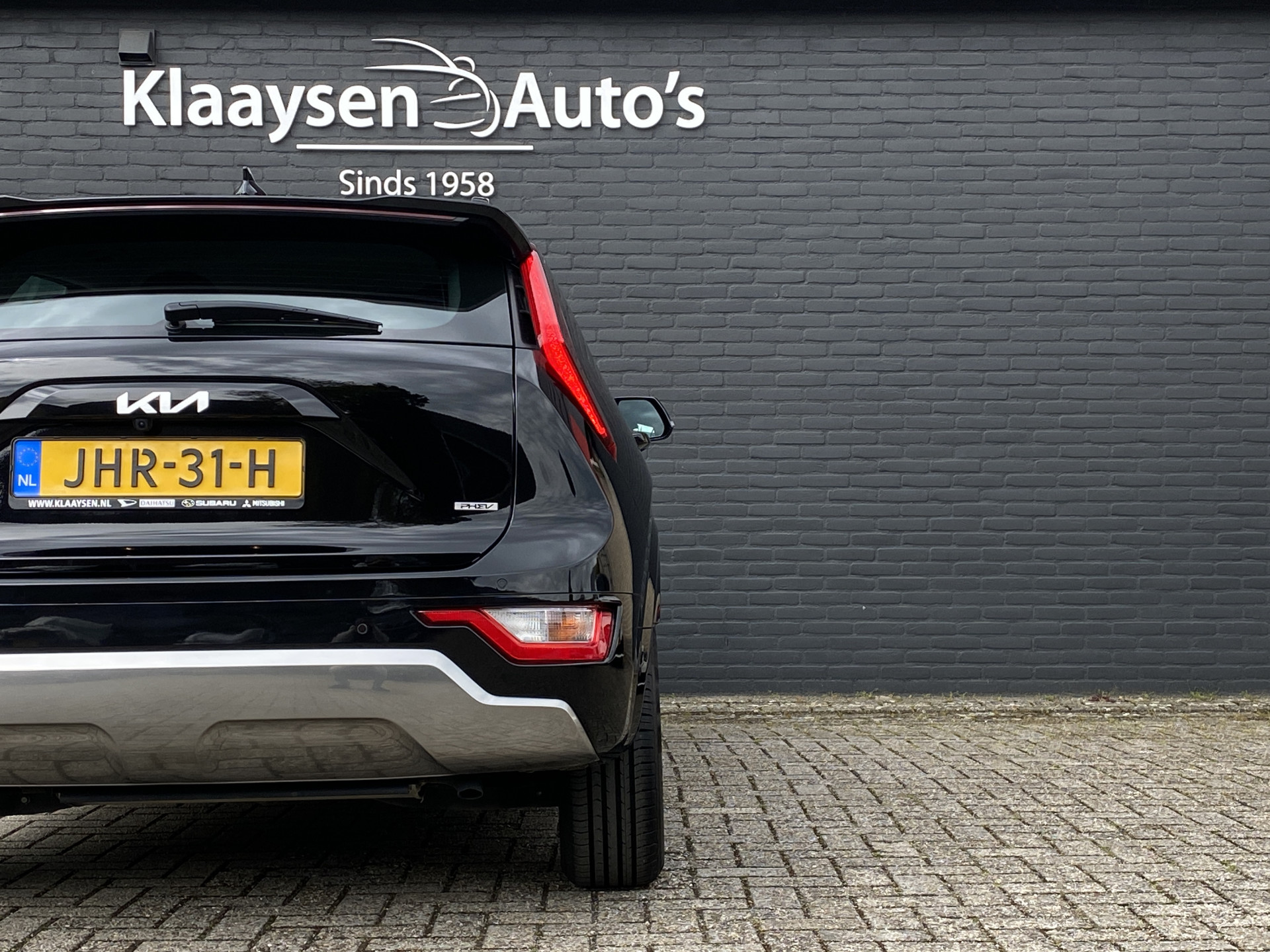 Kia Niro 1.6 GDi PHEV 184 pk DynamicLine AUT. | 1e eigenaar | navigatie | adaptieve cruise | camera | 2 laadkabels | keyless entry