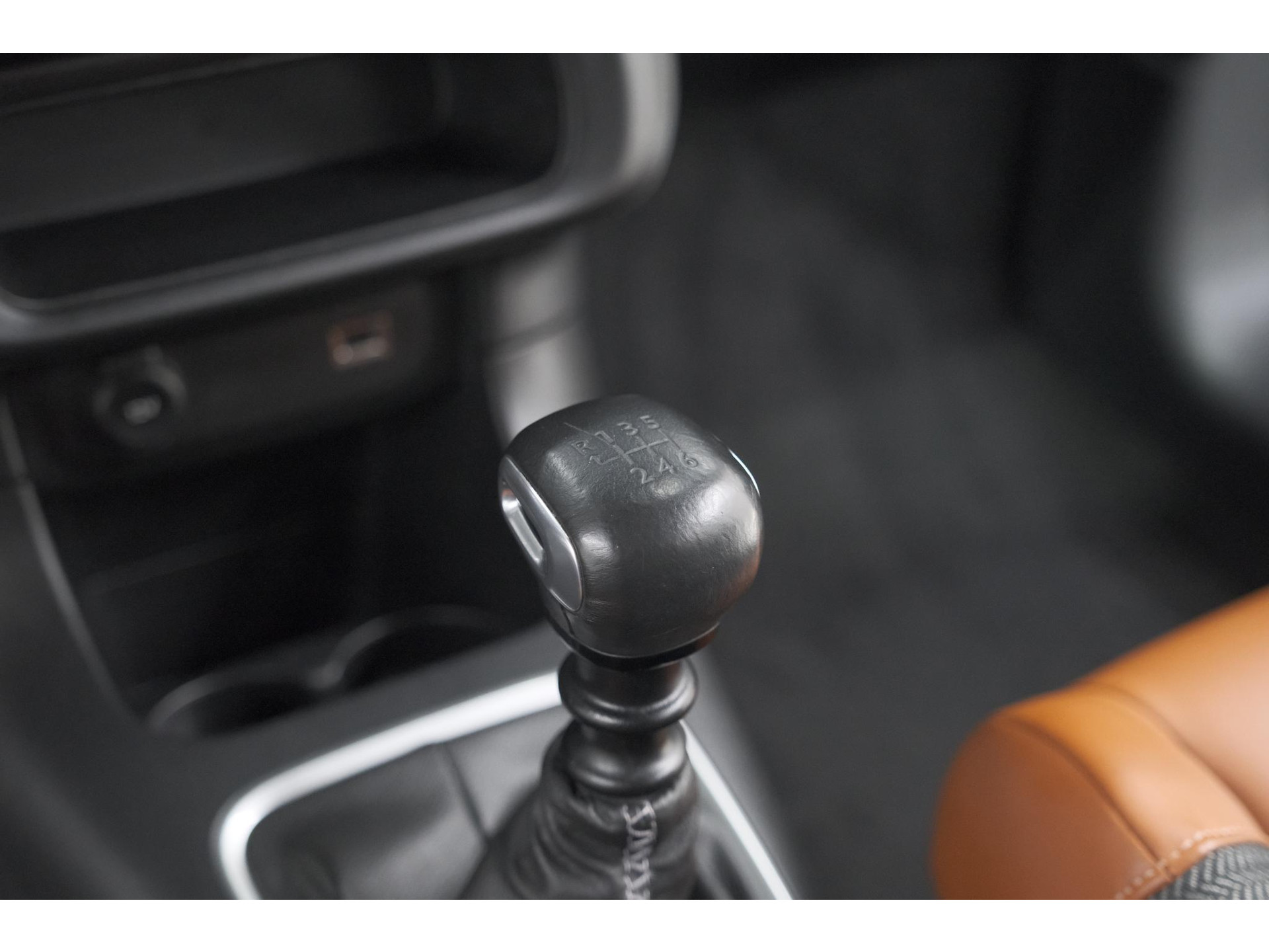 Citroen C3 PureTech 110 S&S Shine | Trekhaak | Parkeersensoren | Navigatie | Apple Carplay