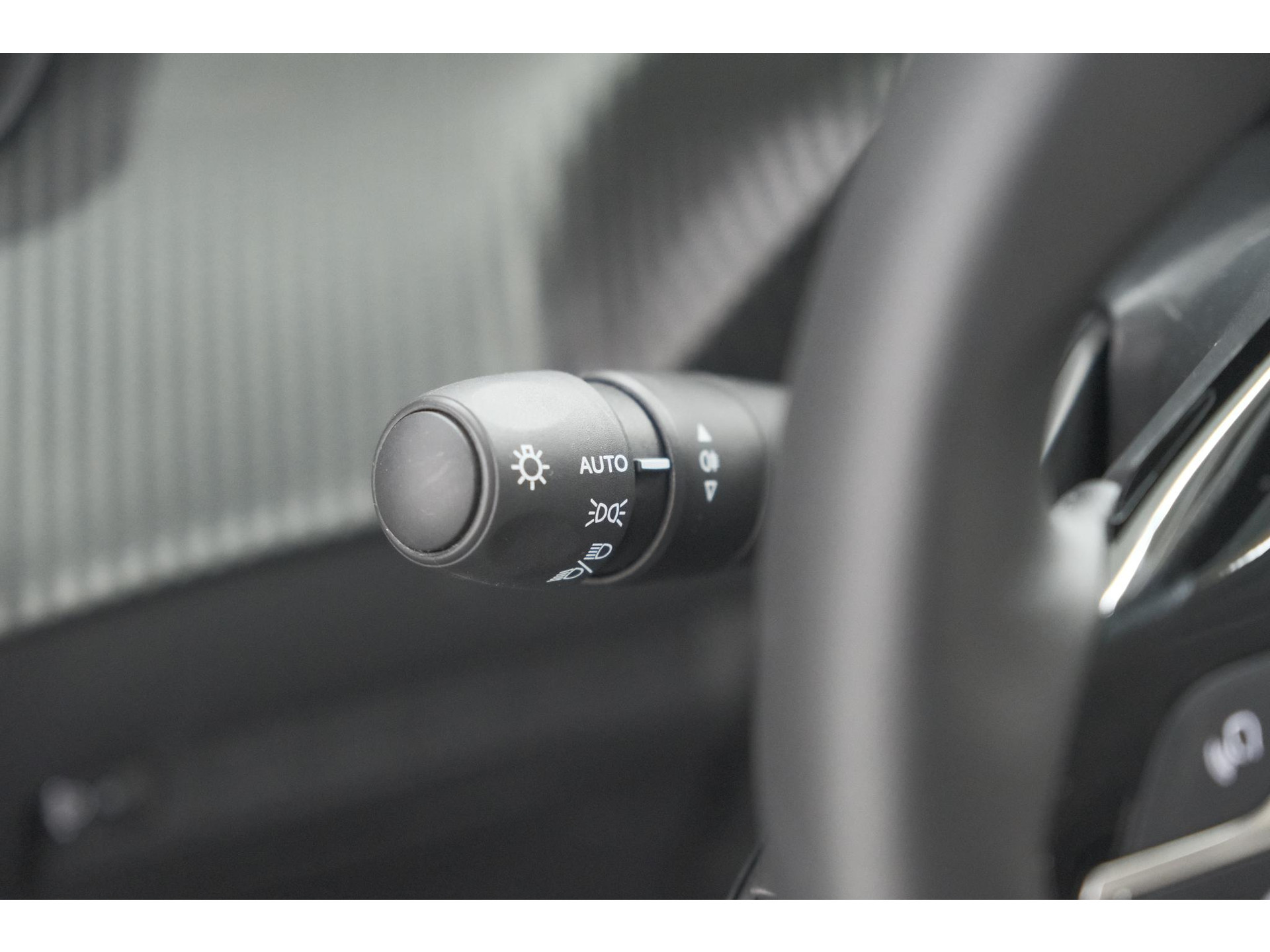 Peugeot 208 Hybrid 110 e-DCS6 Allure | Stoelverwarming | Apple Carplay | Parkeersensoren