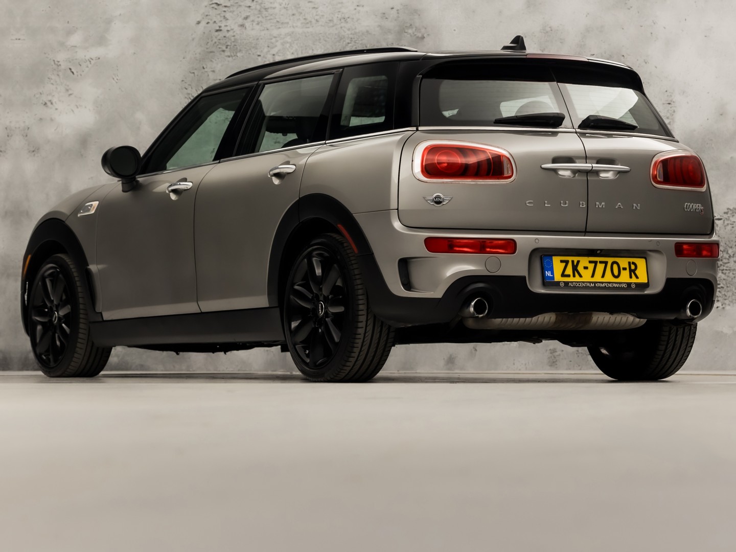 MINI Clubman 2.0 Cooper S Chilli 192Pk Automaat (PANORAMADAK, GROOT NAVI, MEMORY SEAT, LEDER, HARMAN/KARDON, CAMERA, STOELVERWARMING, LED KOPLAMPEN, NIEUWSTAAT)