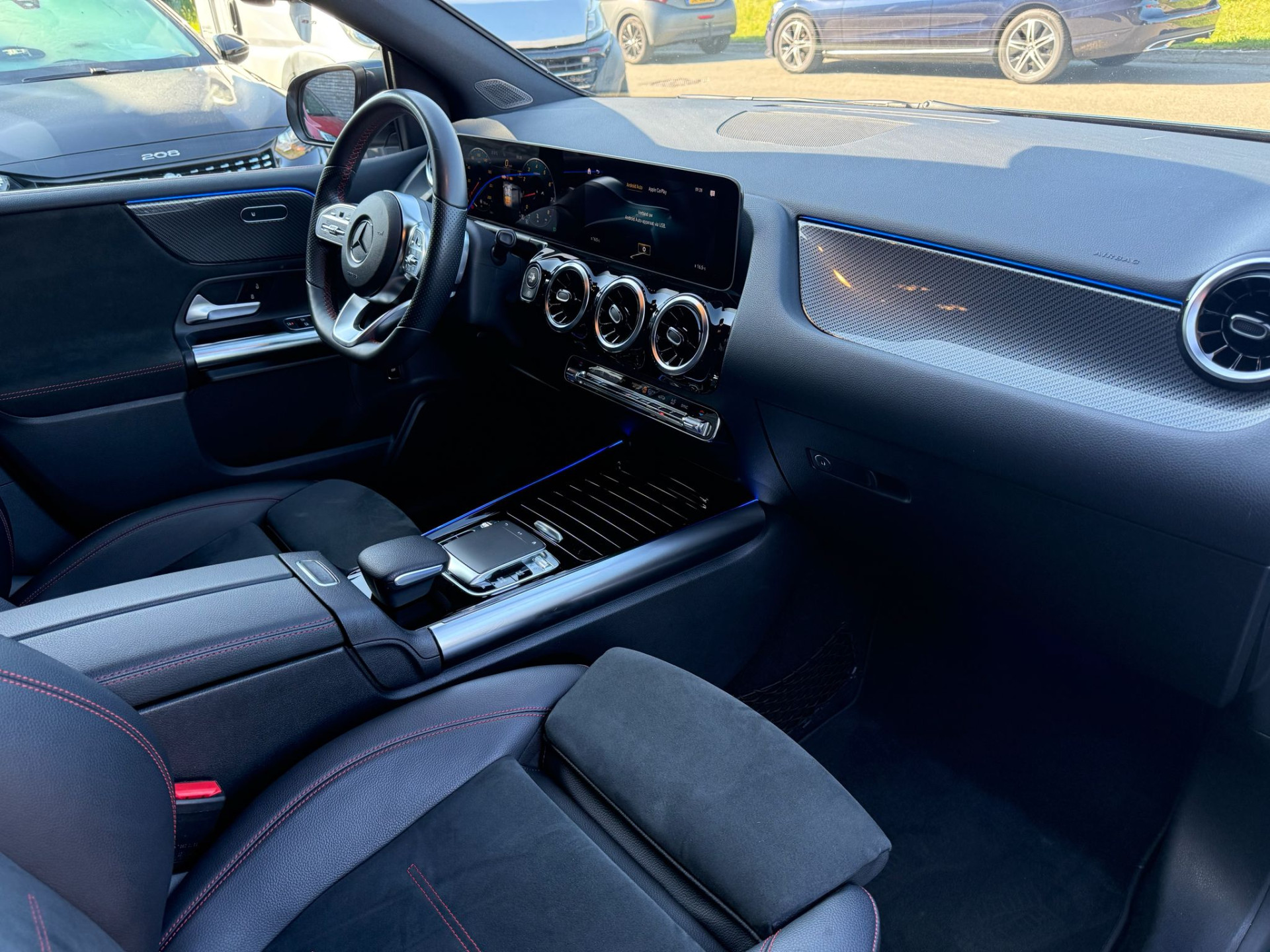 Mercedes-Benz B-klasse 180 Business Solution AMG | 3/6/12MND GARANTIE | AUTOMAAT | LED | CRUISE | CARPLAY | DAB | AIRCO | STOELVERWM. |