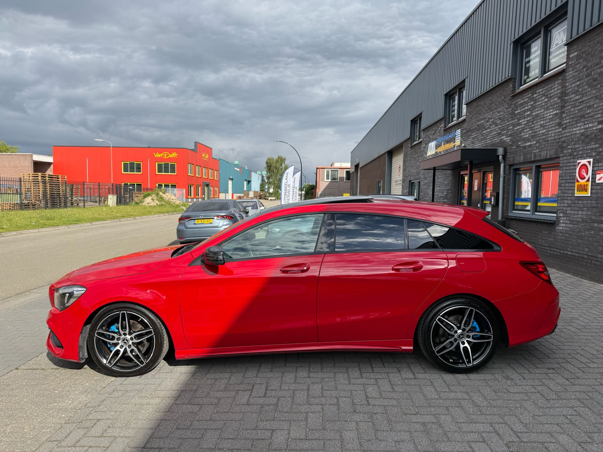 Mercedes-Benz CLA-klasse Shooting Brake 180 | 3/6/12MND GARANTIE| NAVI | PANO DAK | NAVI | CAMERA |